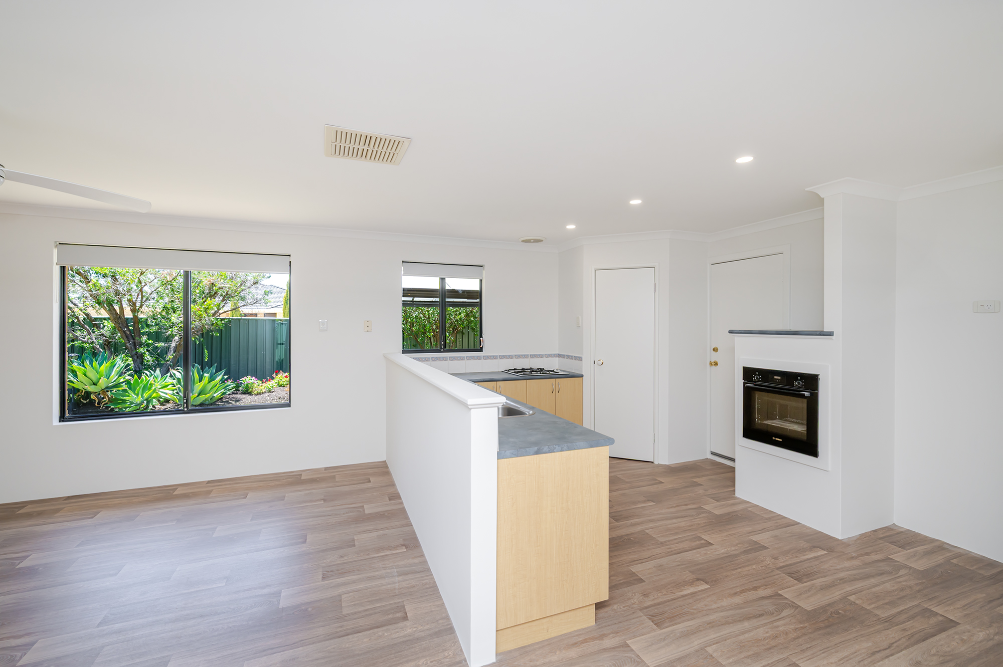 6 Regency Ramble, Wattle Grove, Wa, 6107 - Image 8