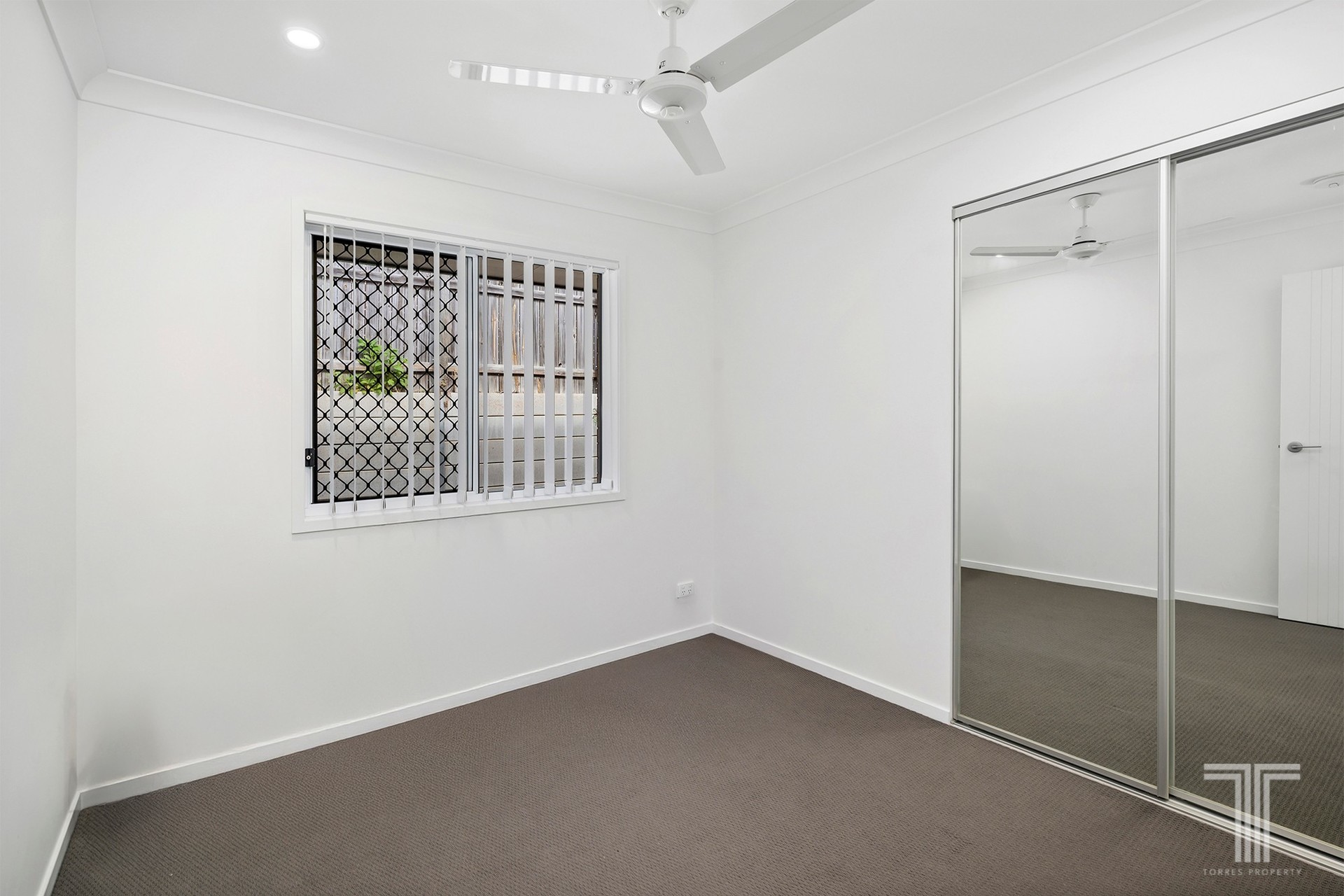 15 Daybreak Street, Spring Mountain, QLD 4300 - Image 5