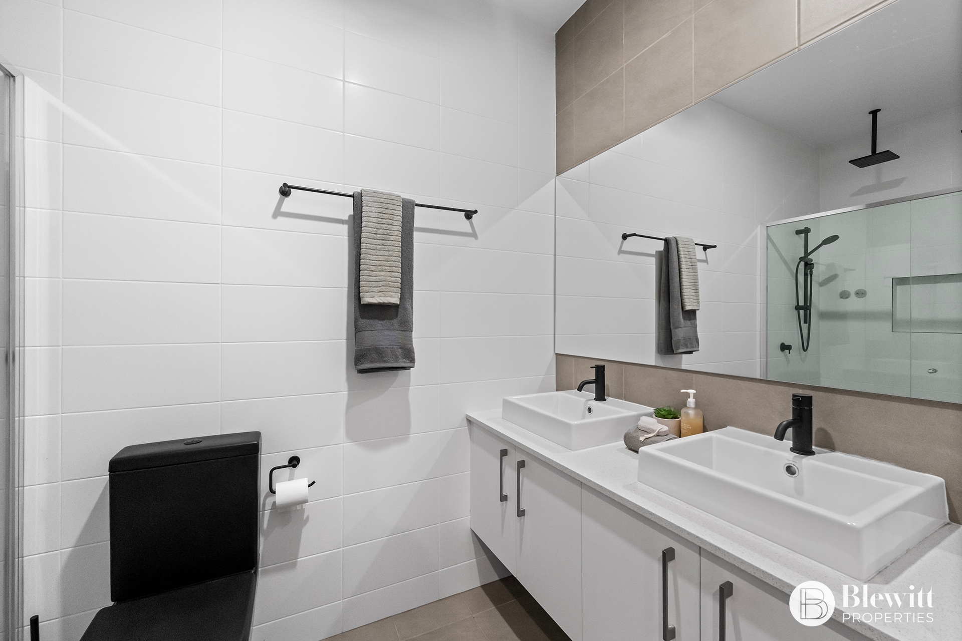 4-bedroom unit at UNIT 3 AVANI 1 ROWLAND REES CRESCENT, Greenway ACT 2900, Unincorporated Act, Australian Capital Territory