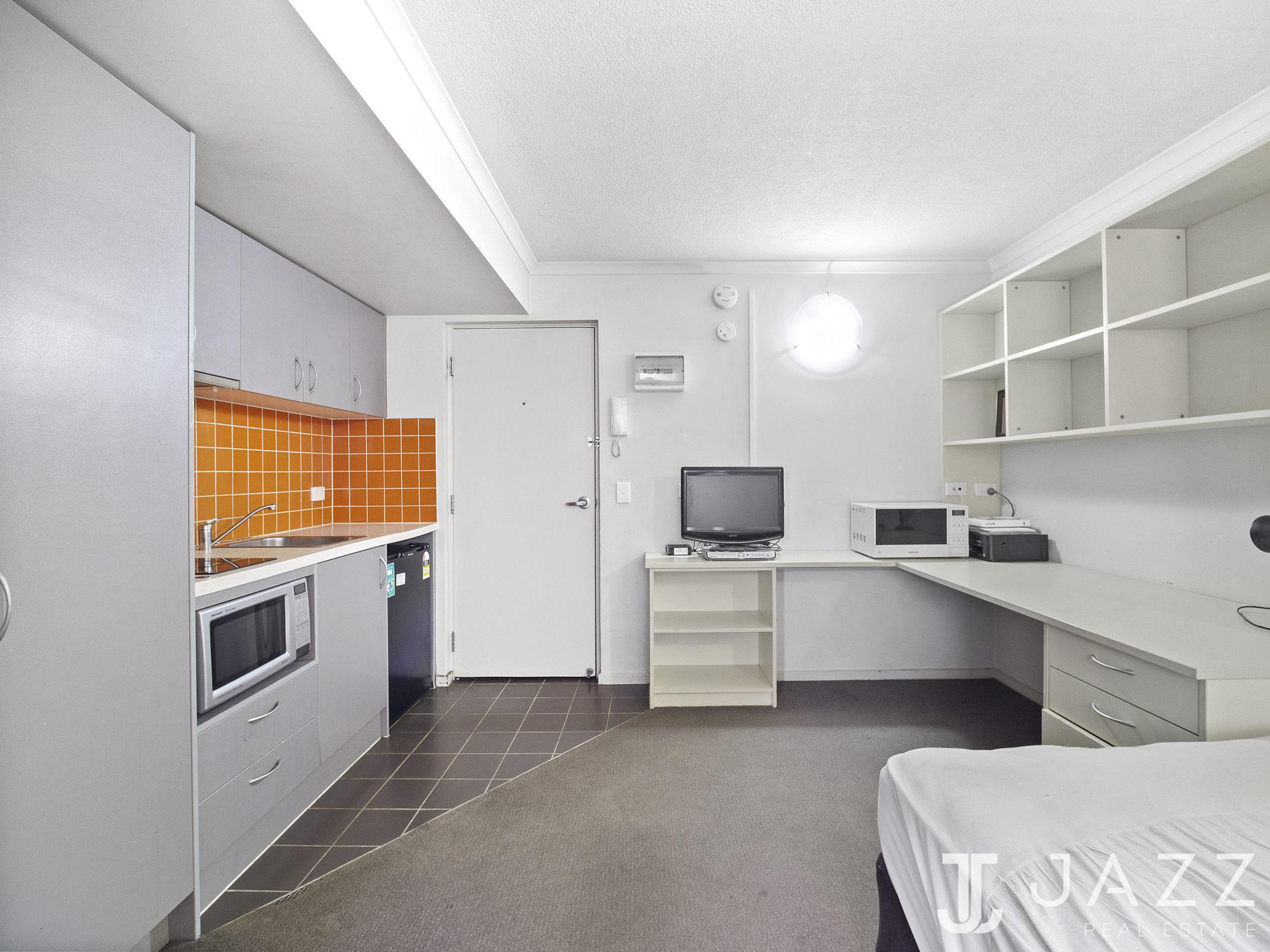 1-bedroom unit at FLAT 21 15 HAWTHORN ROAD, CAULFIELD NORTH VIC 3161, Glen Eira, Victoria