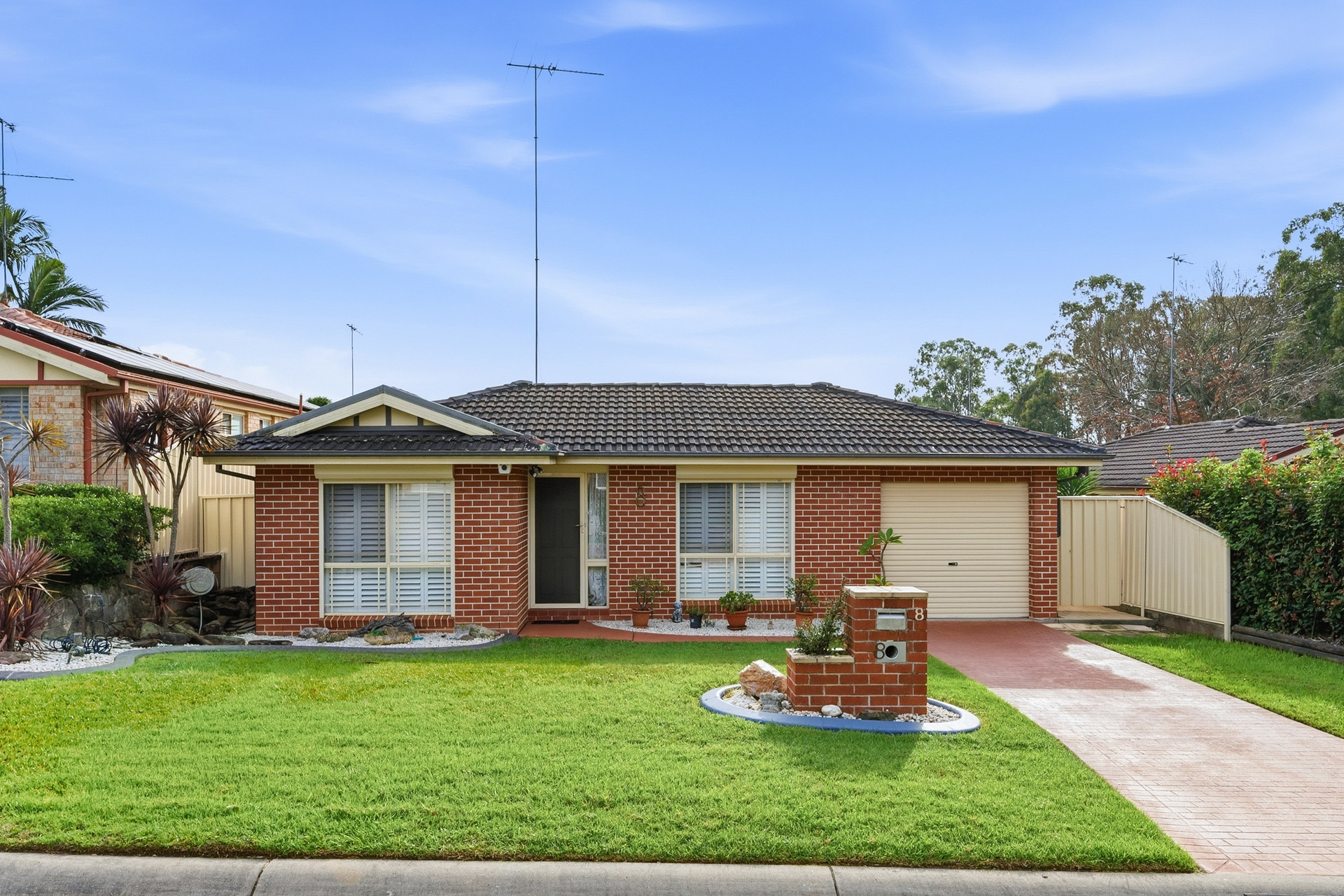 8 Daviesia Place, Glenmore Park, NSW 2745 - Image 1