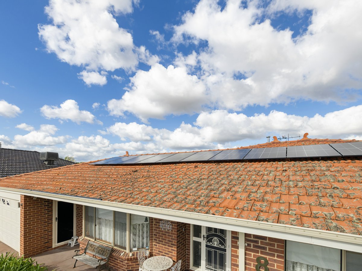 8 VENTURER COURT, Thornlie WA 6108 - Image 2