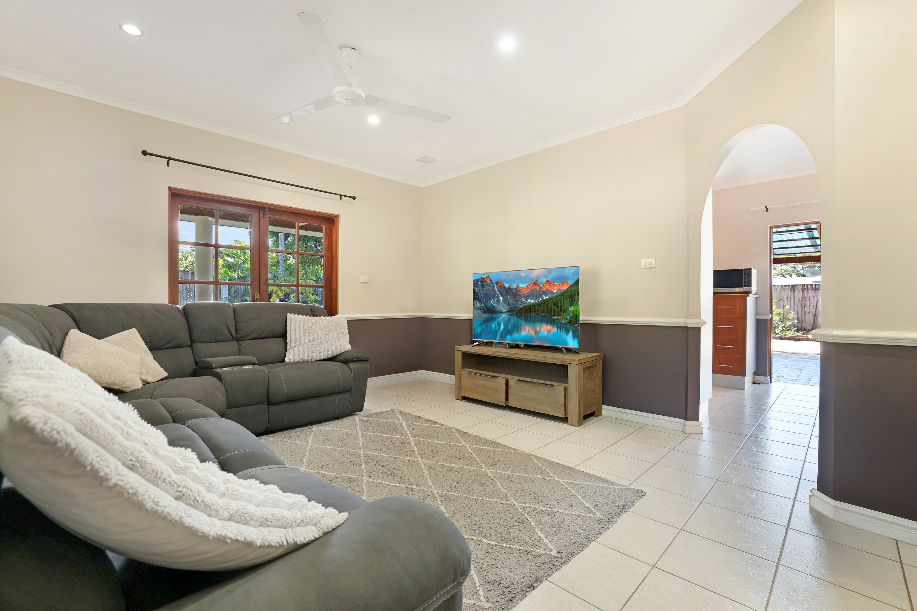 8 MATILDA CLOSE, Woree QLD 4868 - Image 3