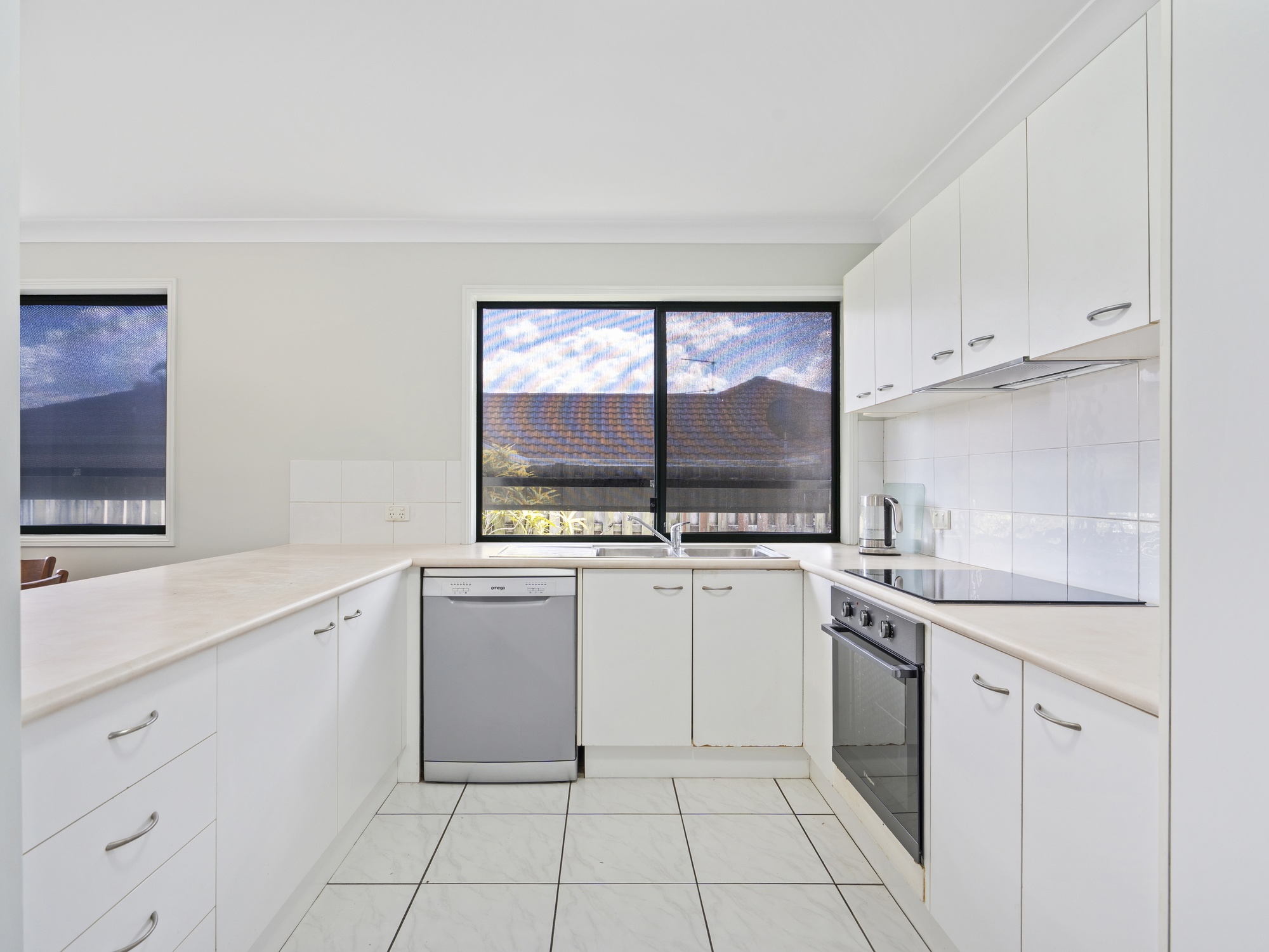 3-bedroom unit at 2 100 GREENACRE DRIVE, PARKWOOD QLD 4214, Gold Coast, Queensland