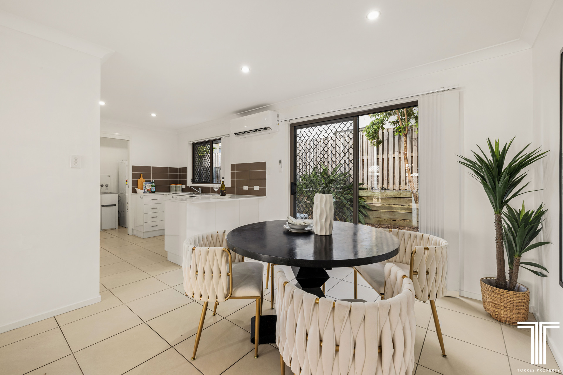 24/9 Eduard Place, Calamvale, Qld, 4116 - Image 3