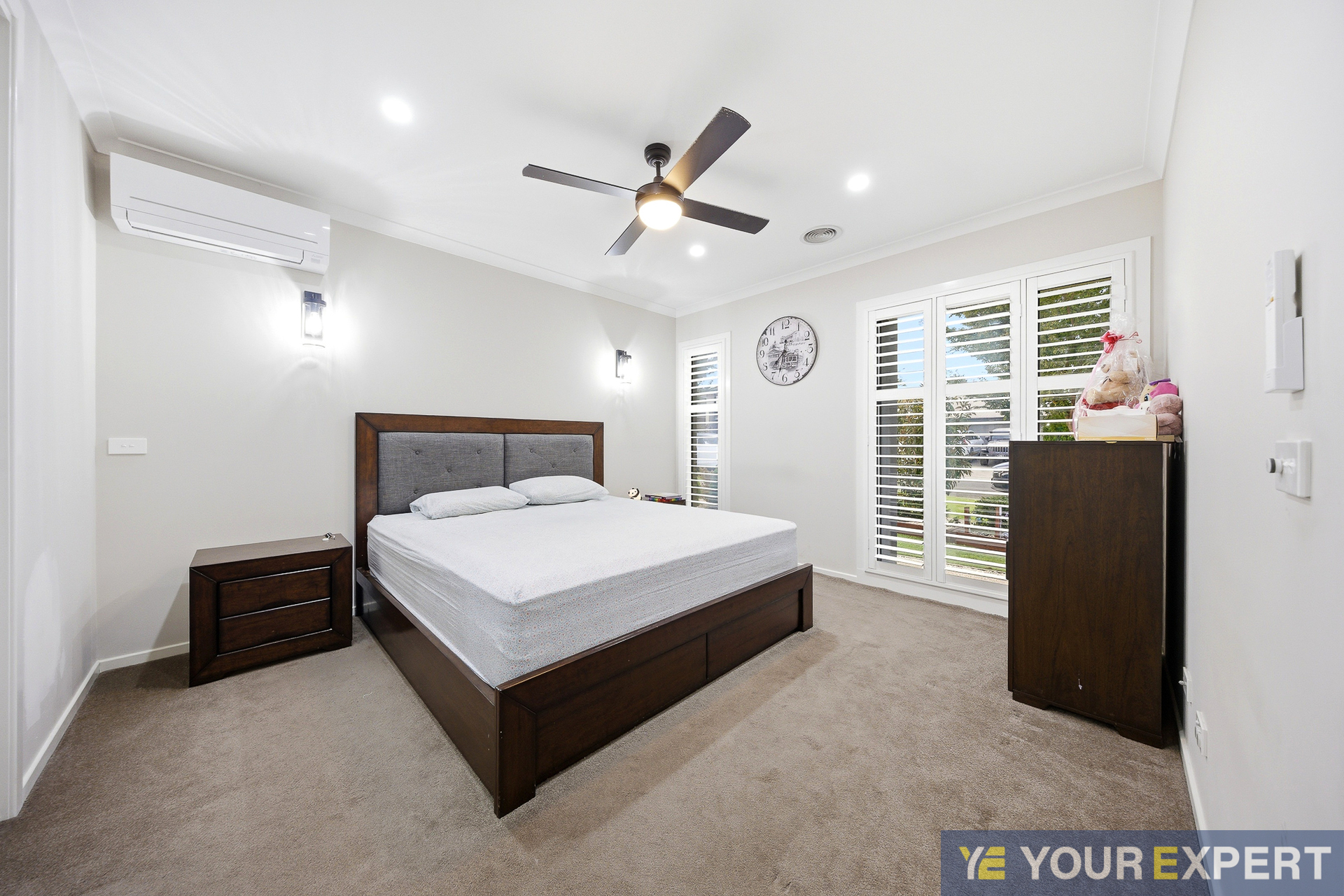 100 DEORO PARADE, Clyde North VIC 3978 - Image 2