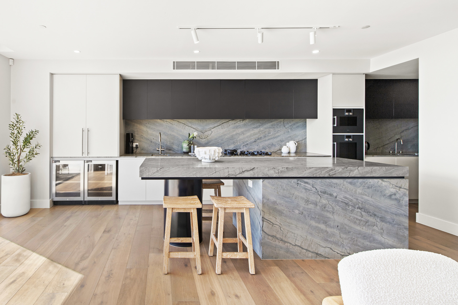 492 The Esplanade, Palm Beach, Qld, 4221 - Image 9