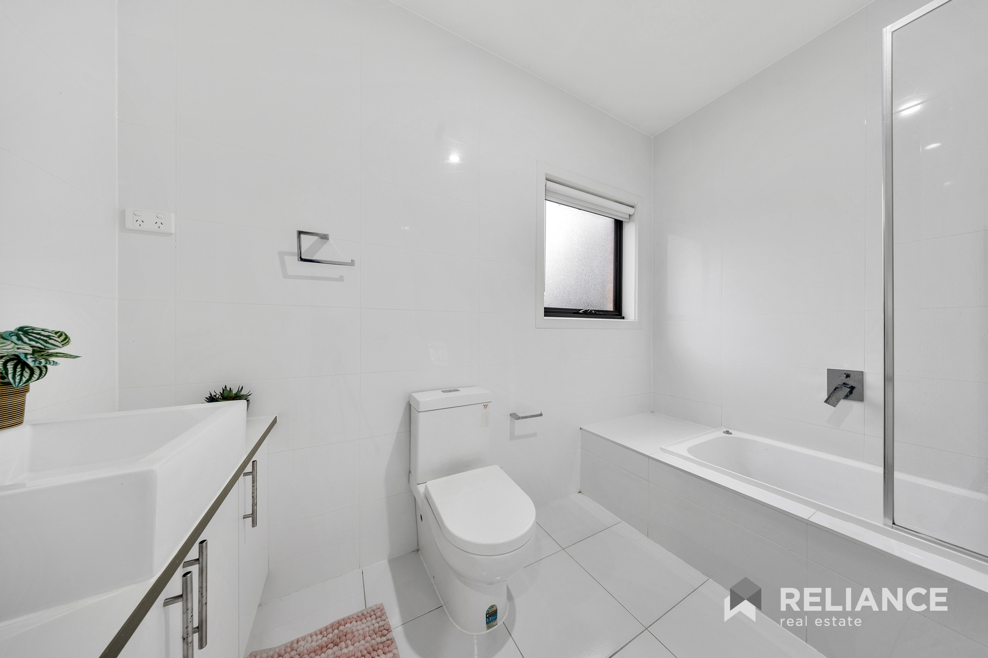 2-bedroom unit at 2 6 GREENLEAF CIRCUIT, TARNEIT VIC 3029, Wyndham, Victoria