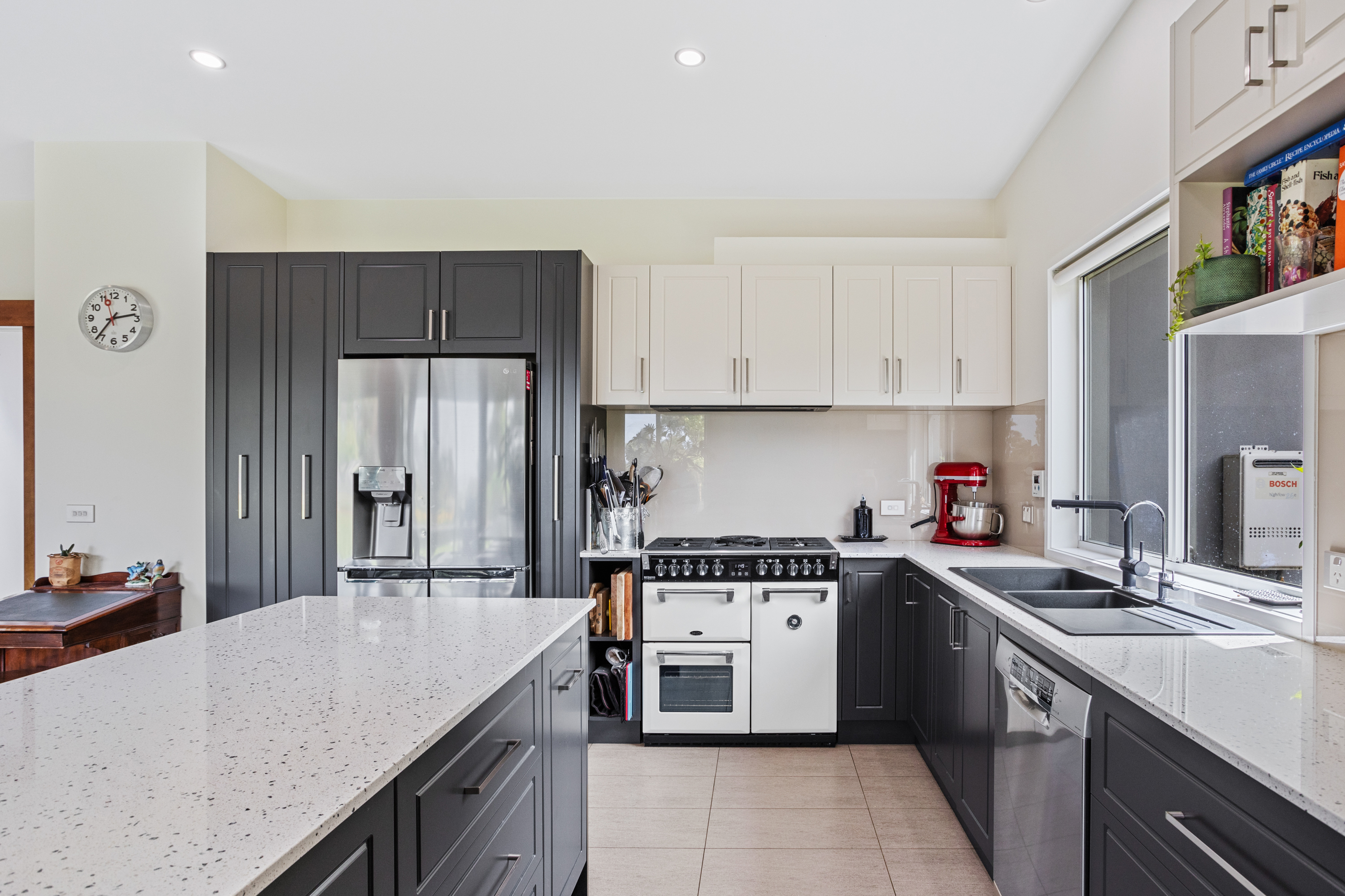 5-bedroom house at HONEYWOOD COTTAGE 72 PULLENS ROAD, WOODBRIDGE TAS 7162, Kingborough, Tasmania