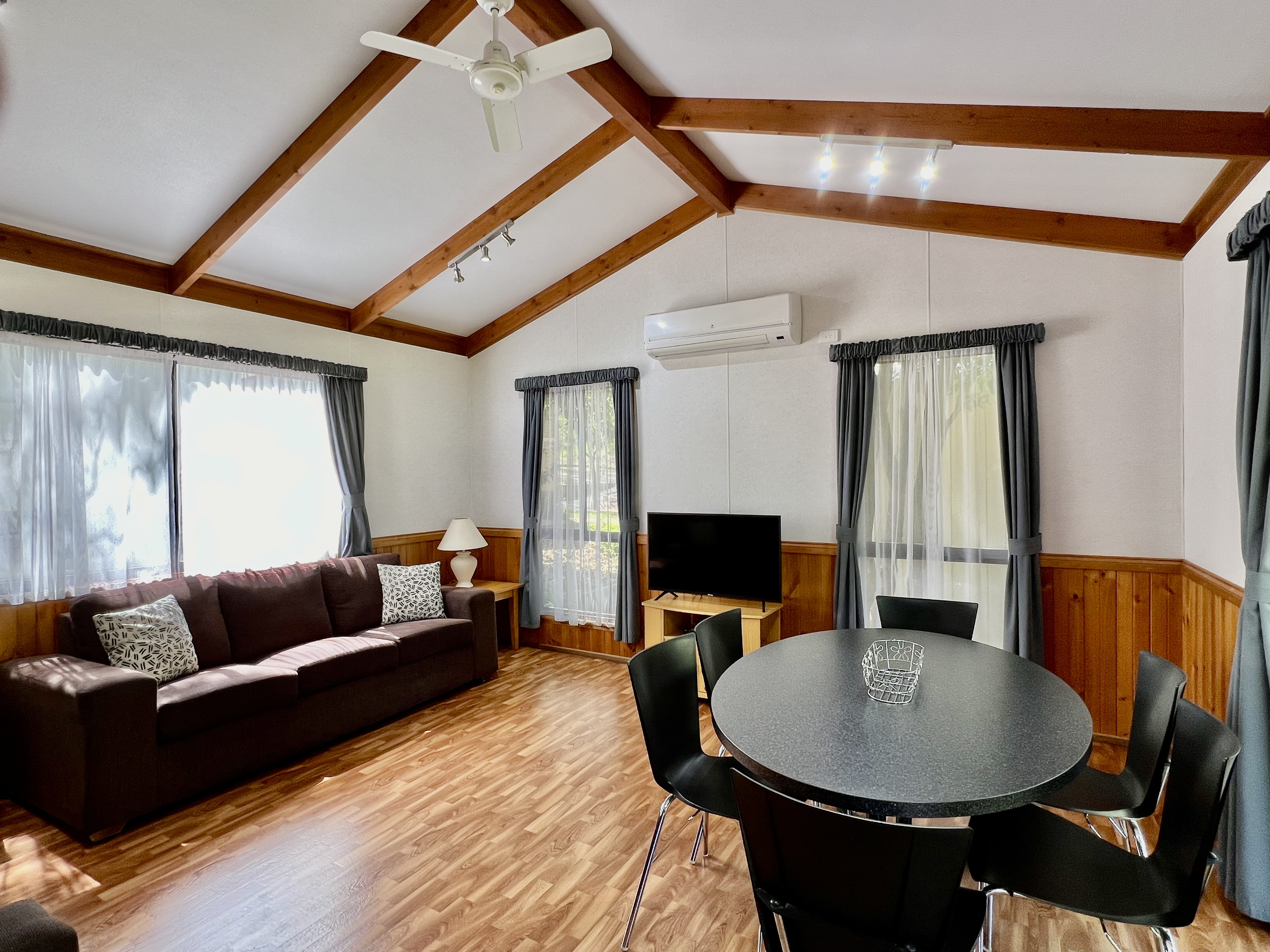 4/1 Mairburn, Metung, Vic, 3904 - Image 3