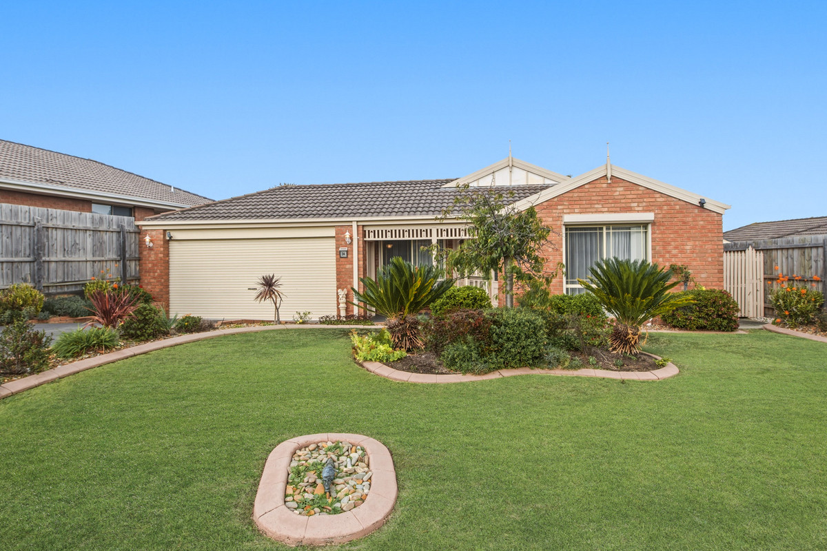 3-bedroom house at 34 Brentwood Drive, Cranbourne North, VIC 3977, Casey, Victoria
