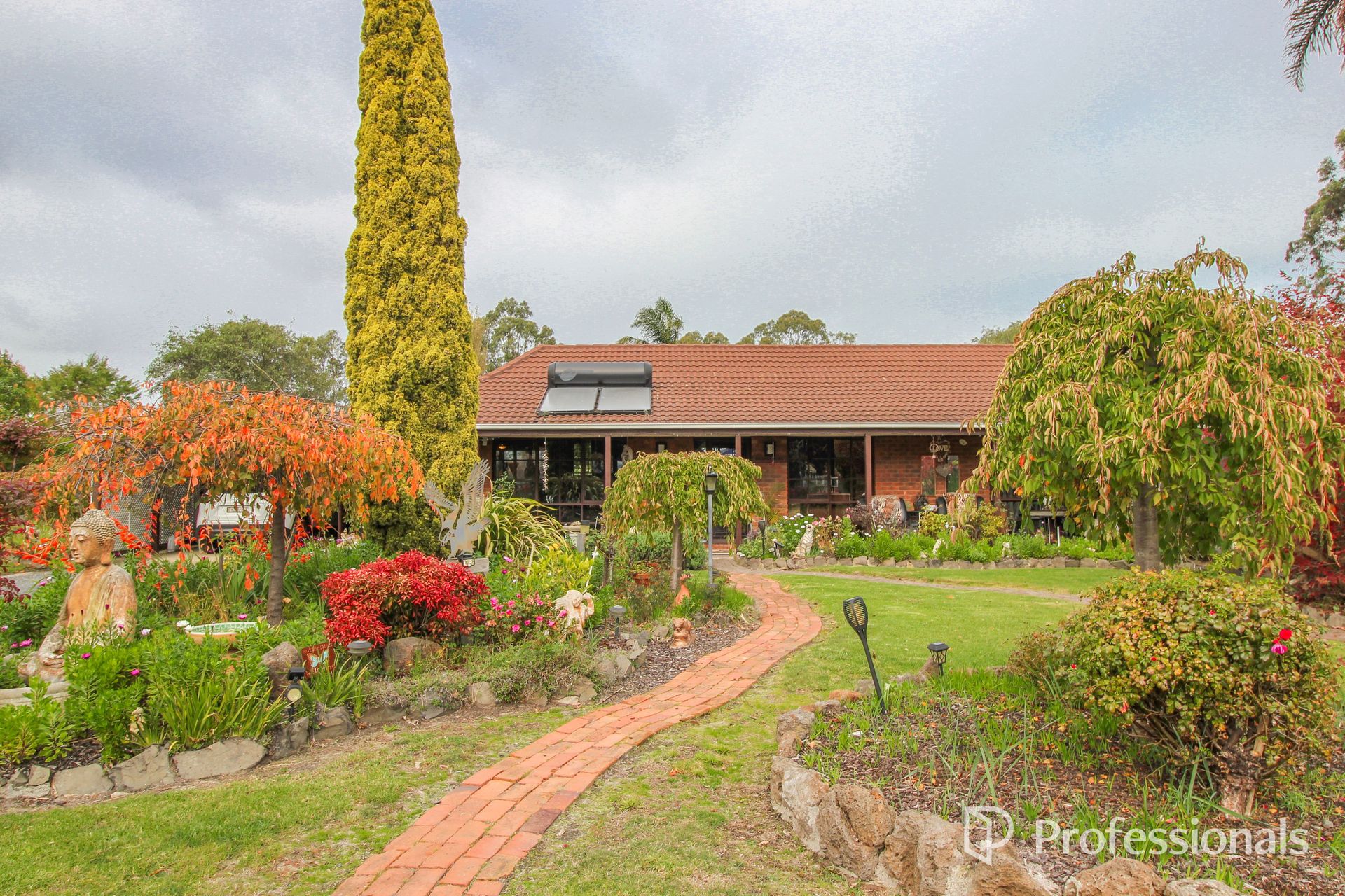 4-bedroom house at HILDALE OAKS 28 NAPIER ROAD, WON WRON VIC 3971, Wellington, Victoria