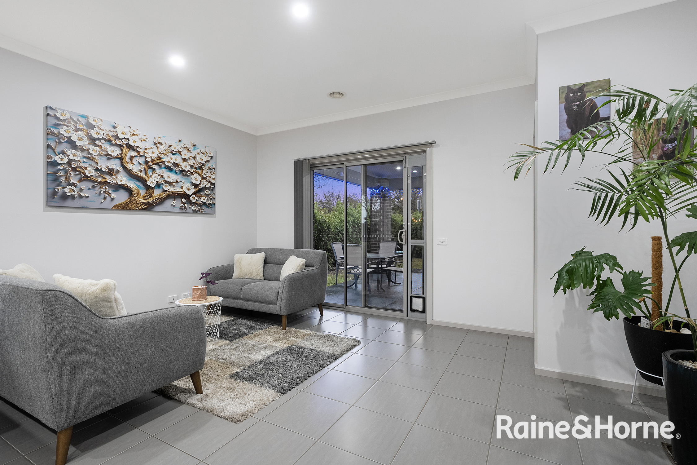 34 Parklink Drive, Cranbourne East VIC 3977 - Image 7