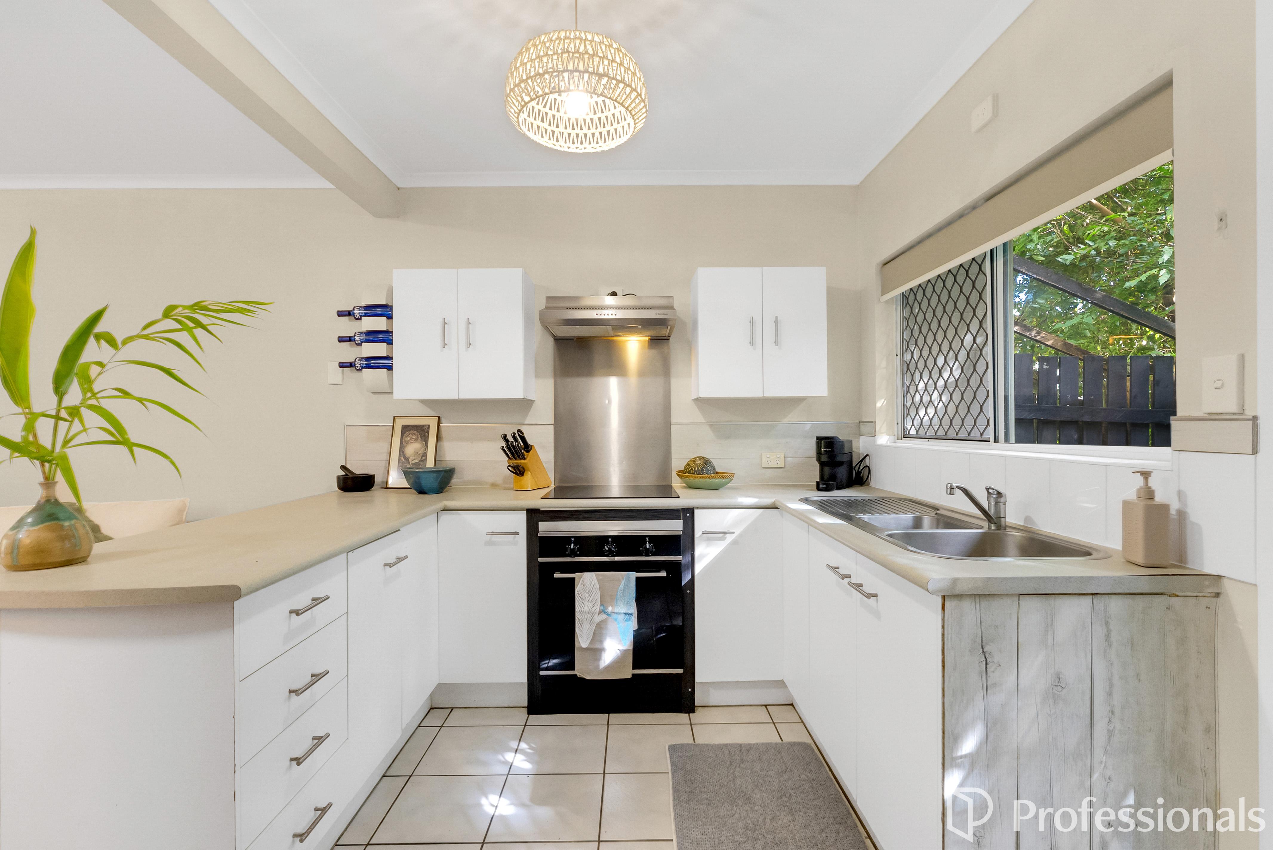 CAUFIELD GARDENS 3 126 PEASE STREET, MANOORA QLD 4870 - Image 3