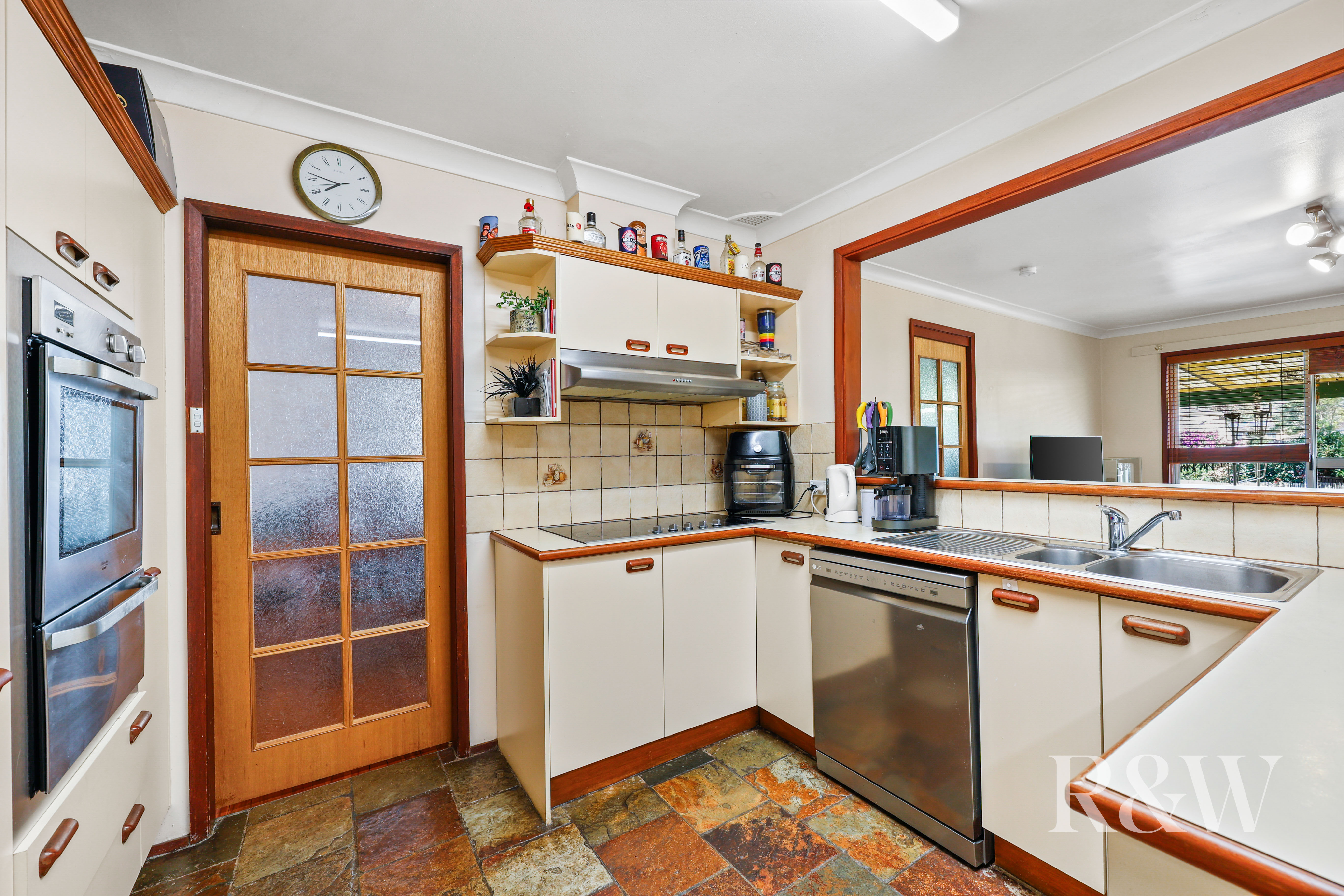 48 ATHEL TREE CRESCENT, Bradbury NSW 2560 - Image 6