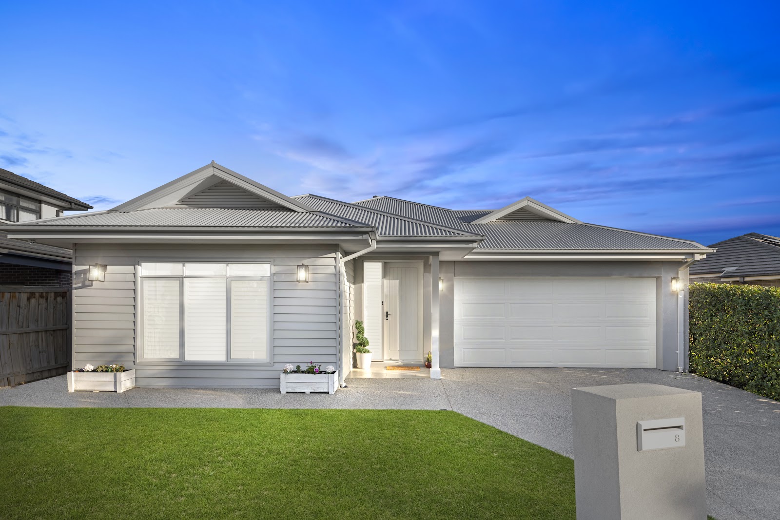 8 Sugarloaf Grove, Werribee, VIC 3030 - Image 2