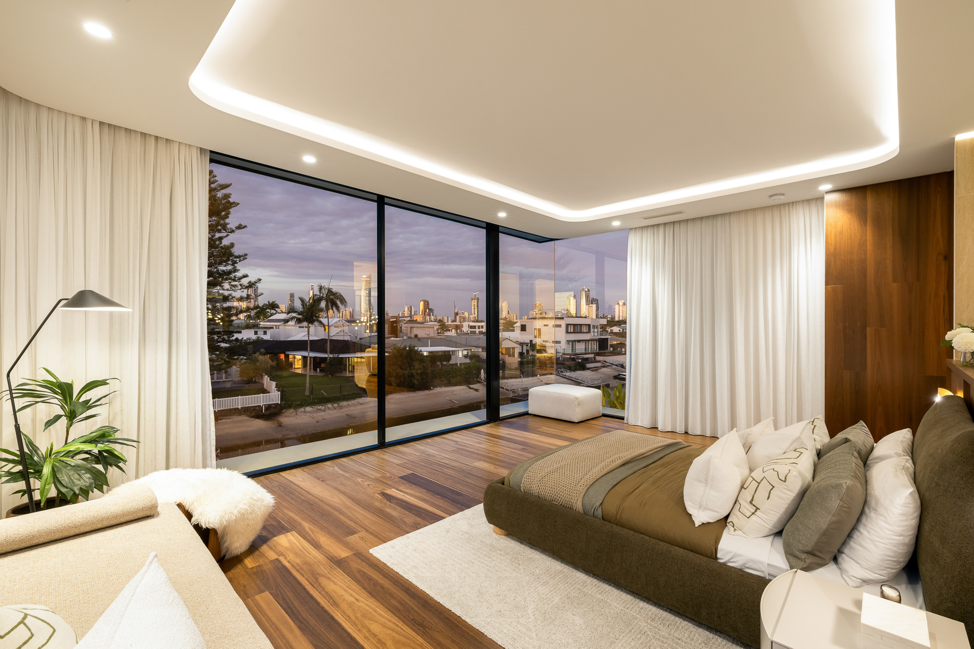 5 MONTE VISTA COURT, Broadbeach Waters QLD 4218 - Image 9