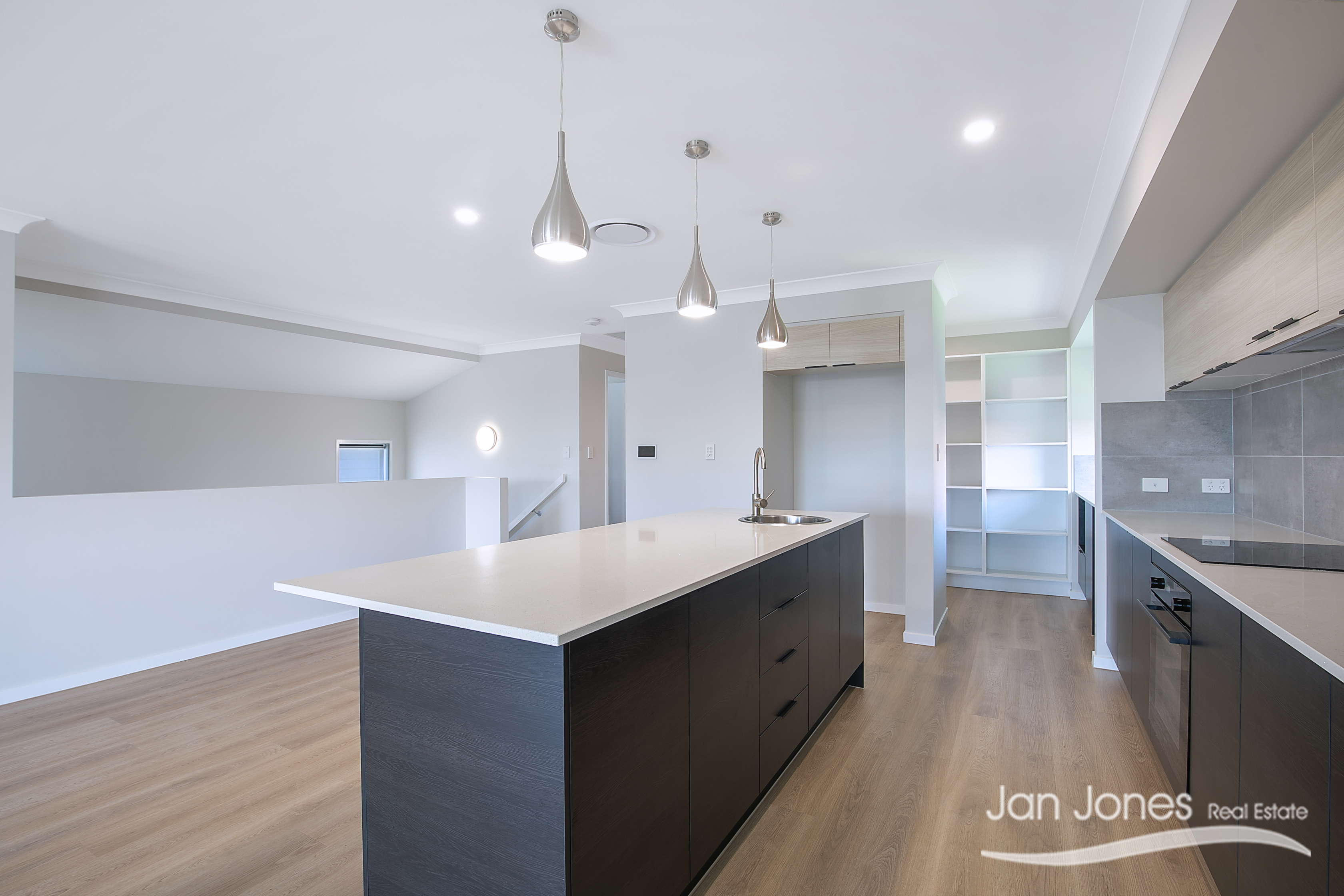 347 OXLEY AVENUE, Margate QLD 4019 - Image 5