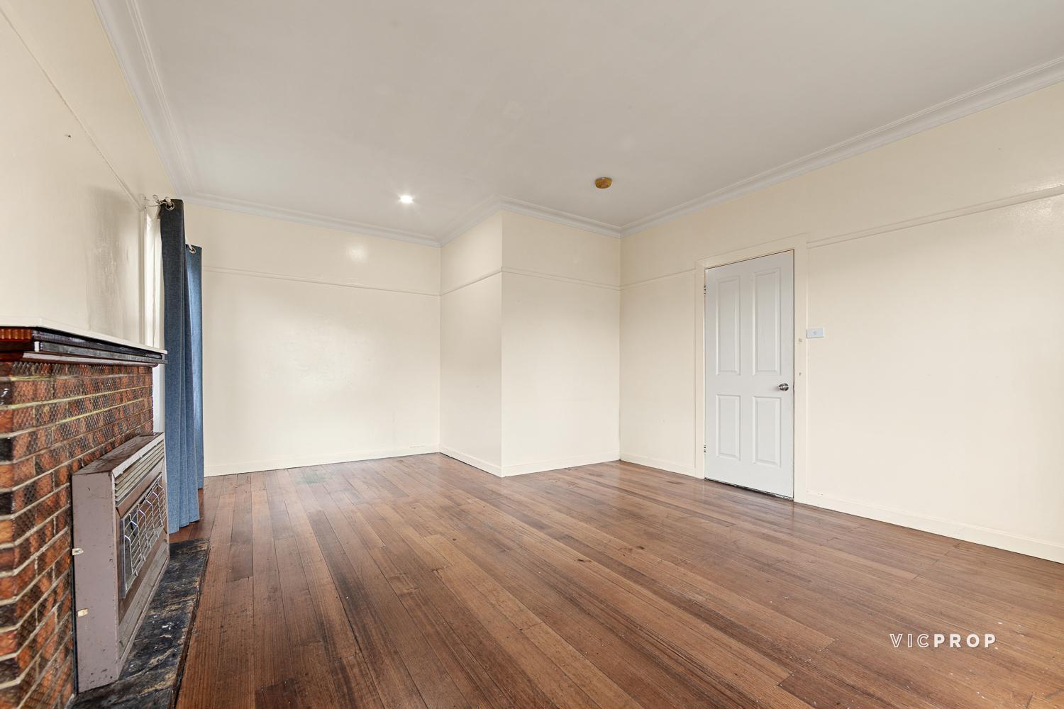 21 ERICA AVENUE, St Albans VIC 3021 - Image 5