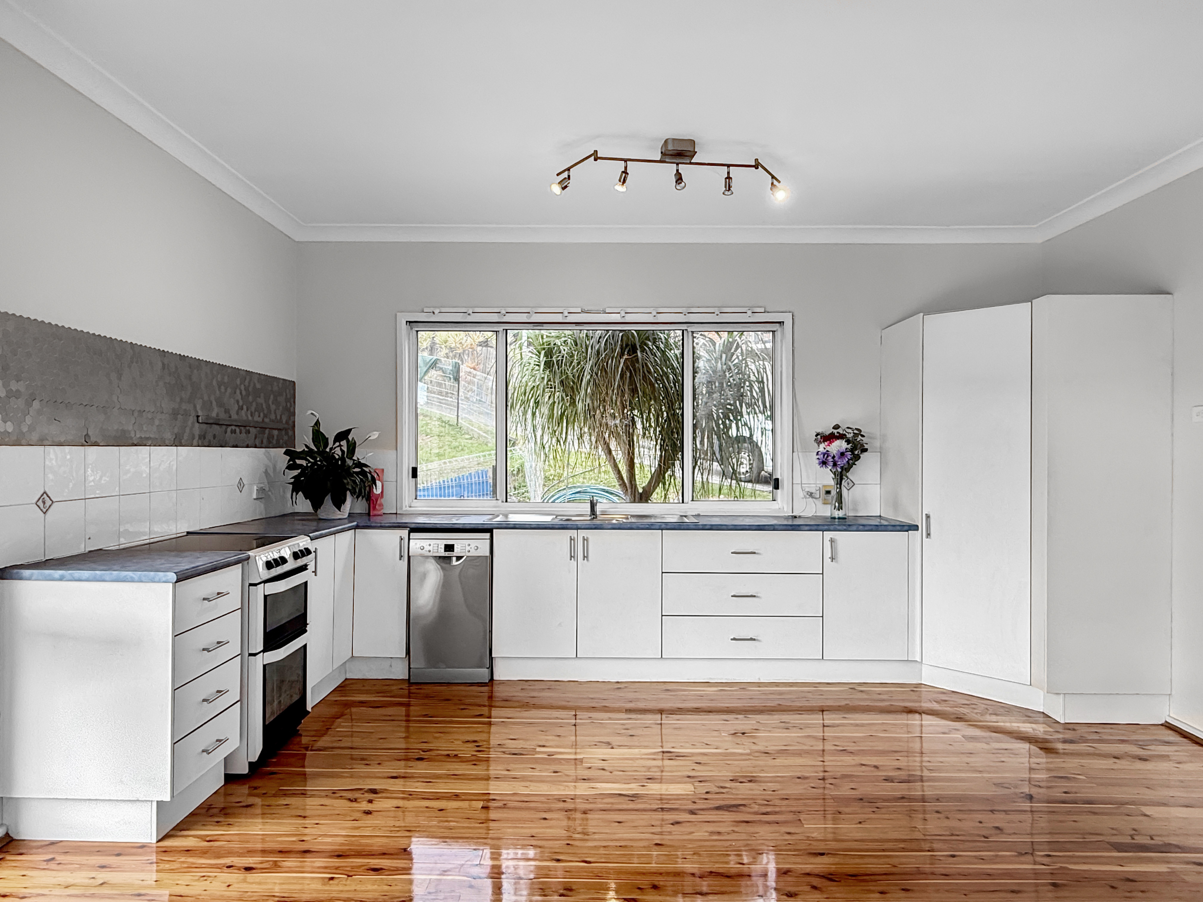 9 Pennant Crescent, Berkeley, NSW 2506 - Image 5