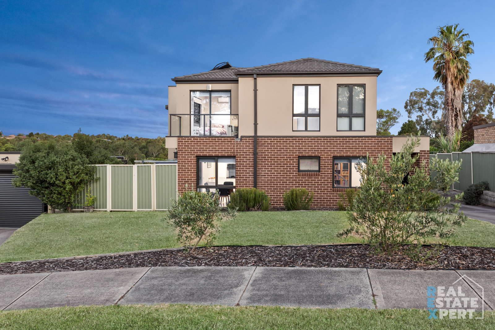 1/8 Moore Road, Hallam, VIC 3803 - Image 1