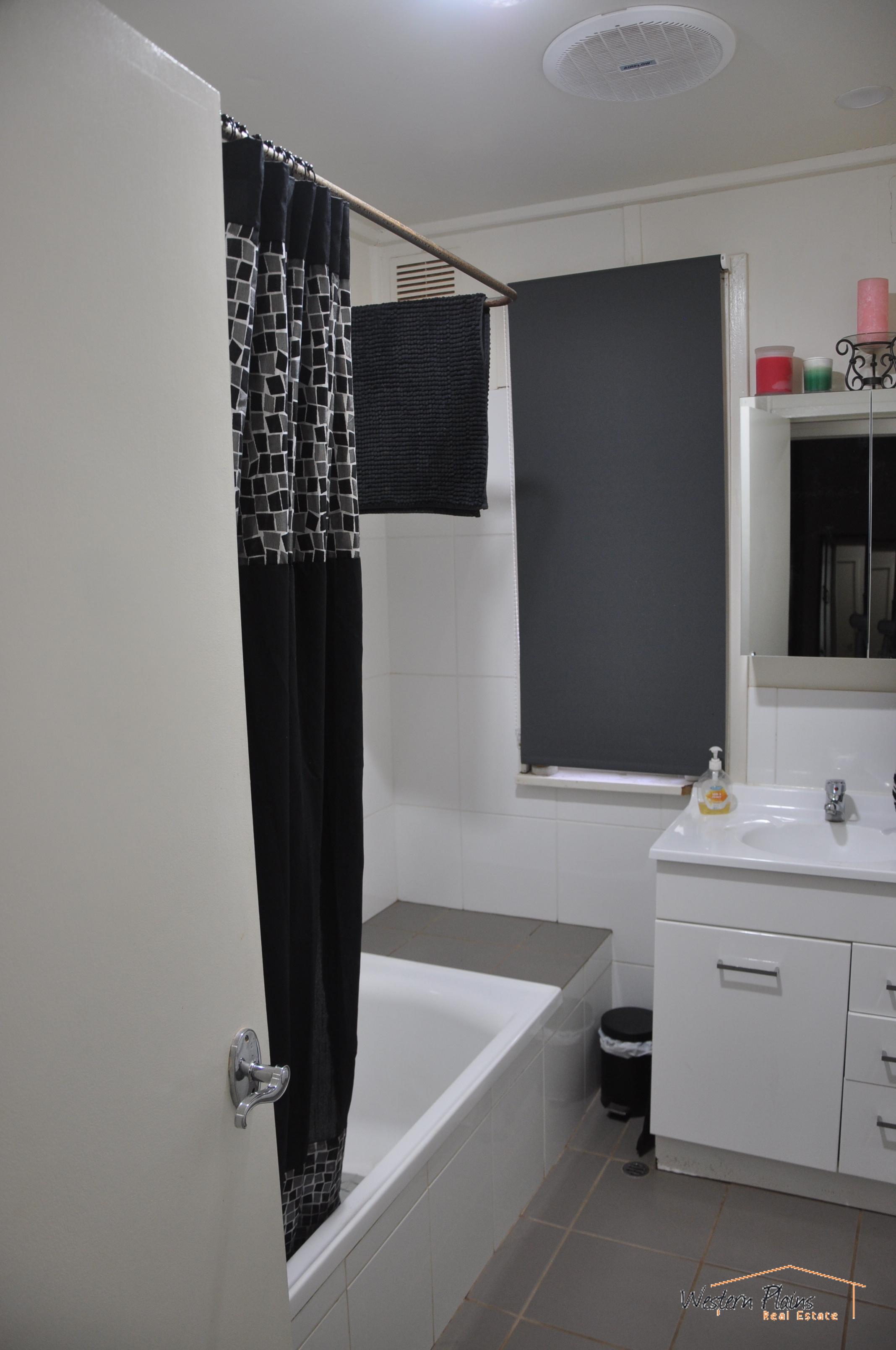 20 Prince Street, Cobar, NSW 2835 - Image 5
