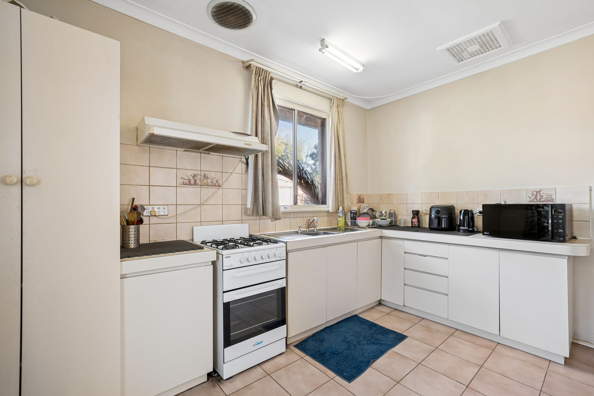 17 Pegus Street, Thornlie WA 6108 - Image 5