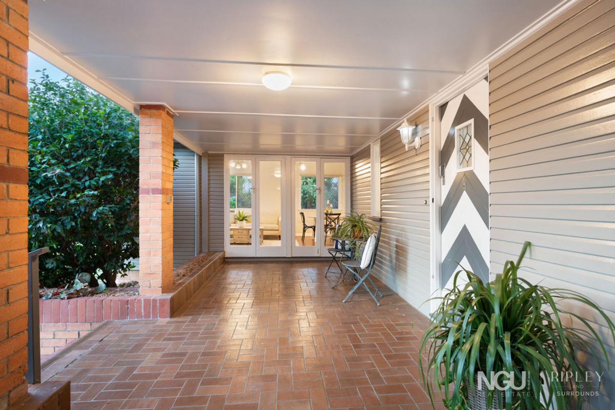 24 CROWN STREET, Silkstone QLD 4304 - Image 4