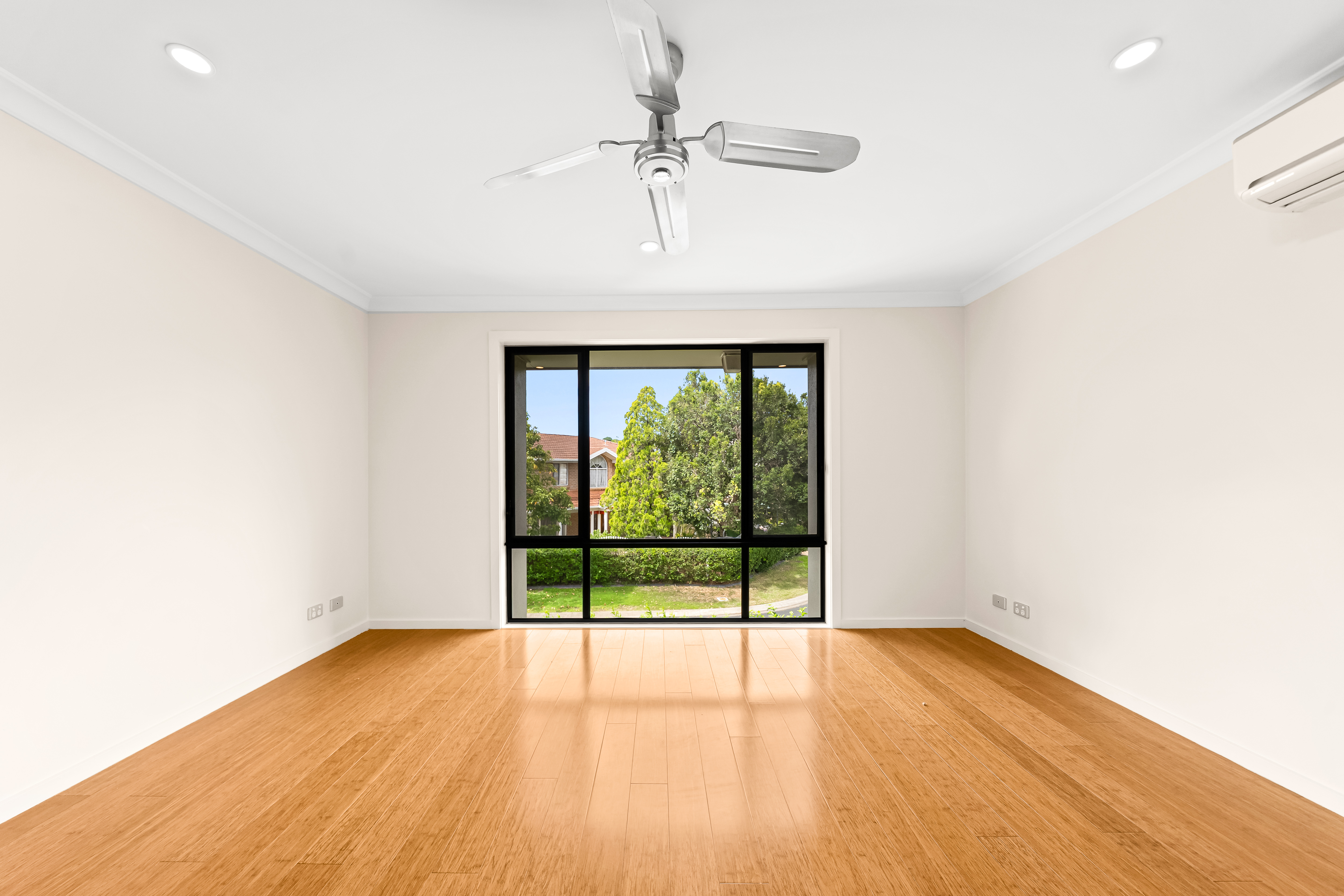 5-bedroom house at 129 Didbrook Street, Robertson, QLD 4109, Brisbane, Queensland