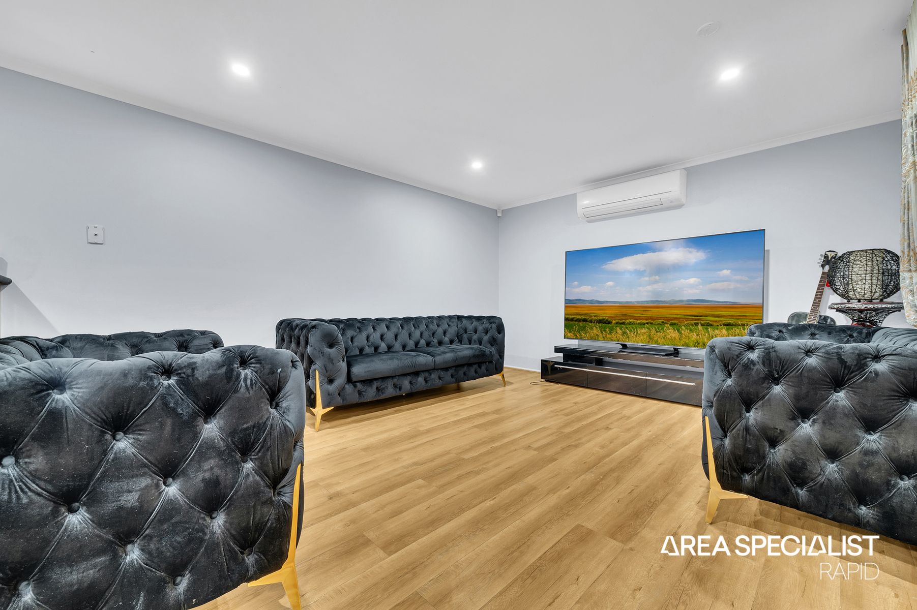 4 EDITH RISE, Hampton Park VIC 3976 - Image 2