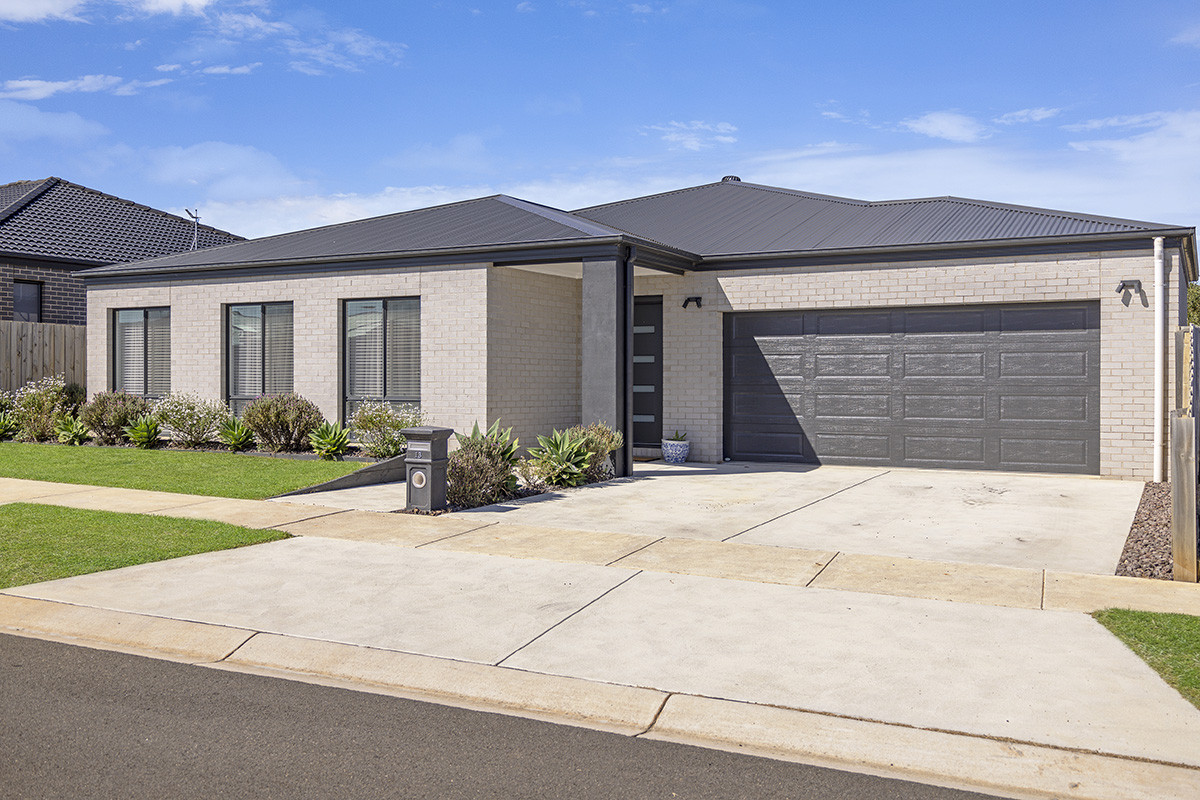 4-bedroom house at 13 Bourne Boulevard, Dennington, VIC 3280, Warrnambool, Victoria