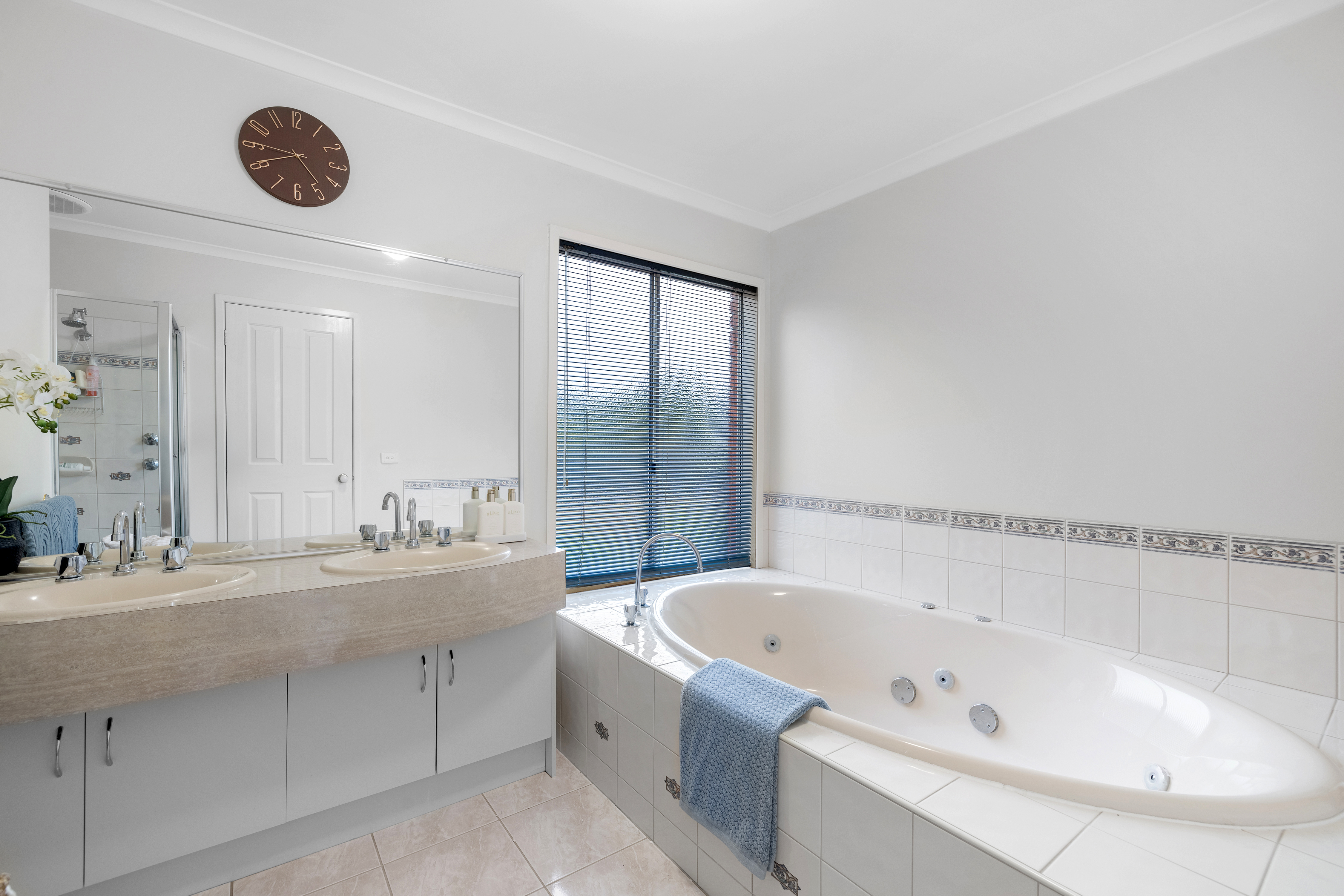 11 SOVEREIGN CREST BOULEVARD, Rowville VIC 3178 - Image 10