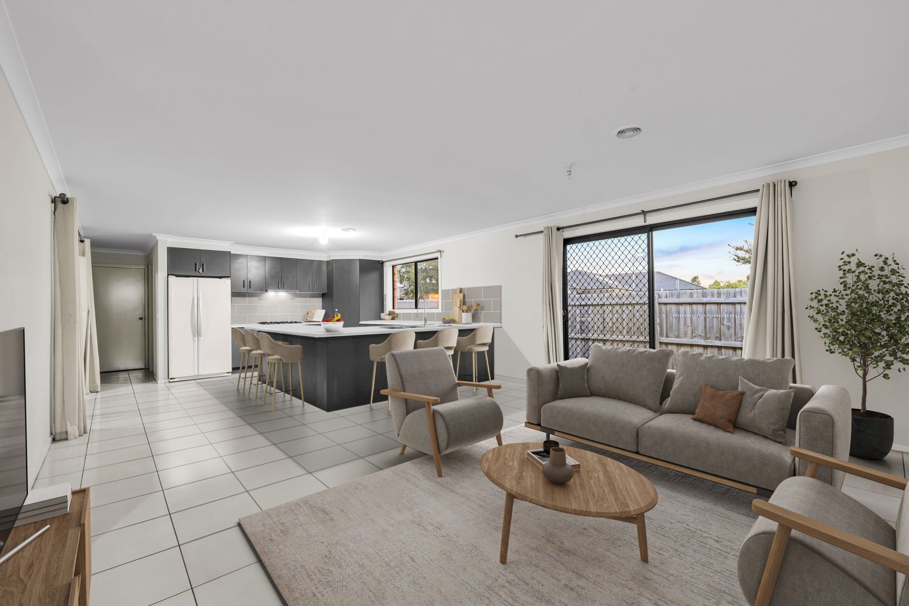 38 Parklink Drive, Cranbourne East, VIC 3977 - Image 2