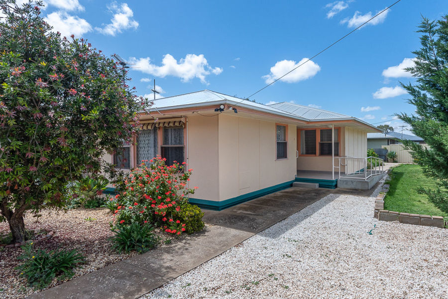 8 Peart Crescent, Murray Bridge, SA 5253 - Image 1