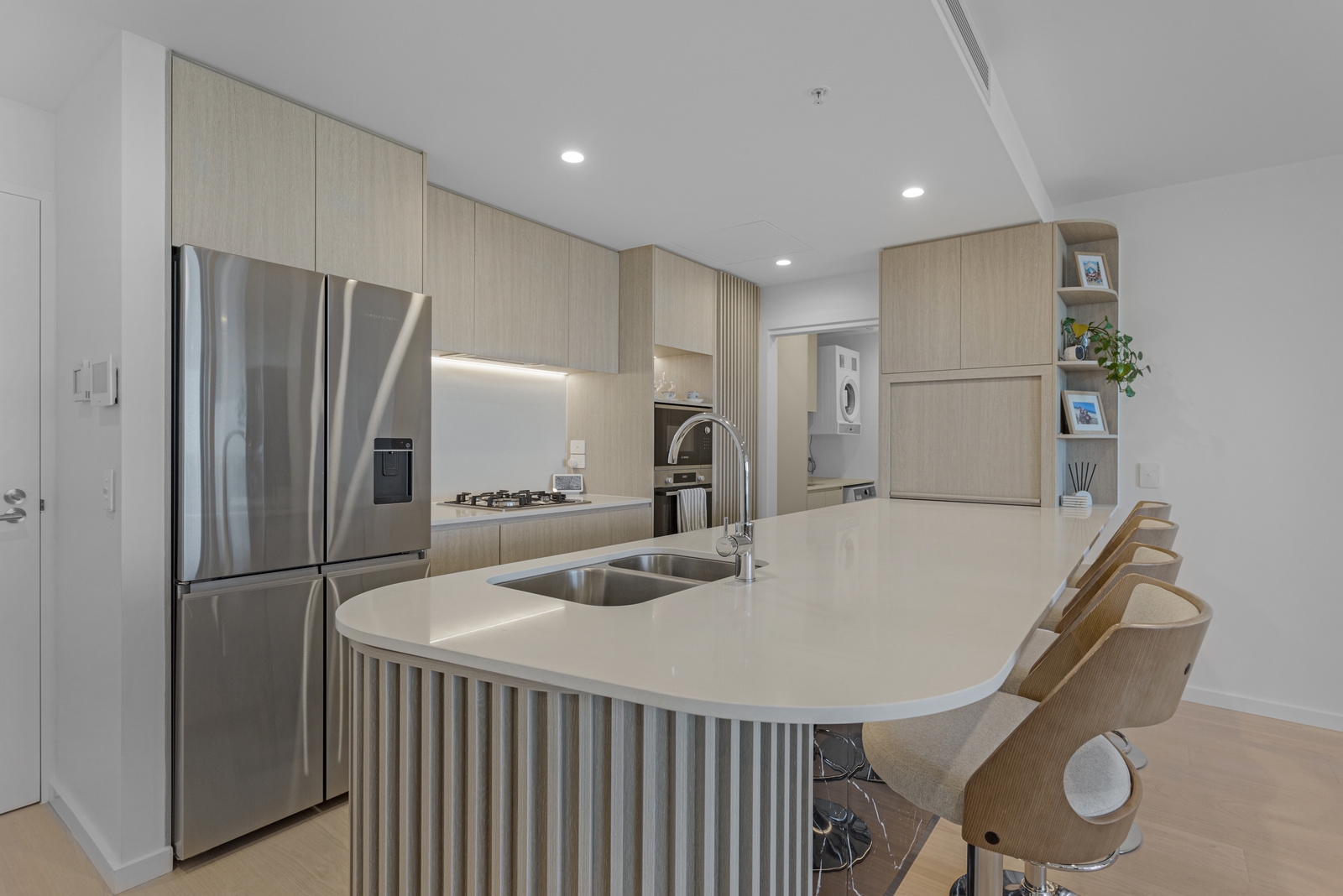 1106/180 Marine Parade, Labrador, Qld, 4215 - Image 8