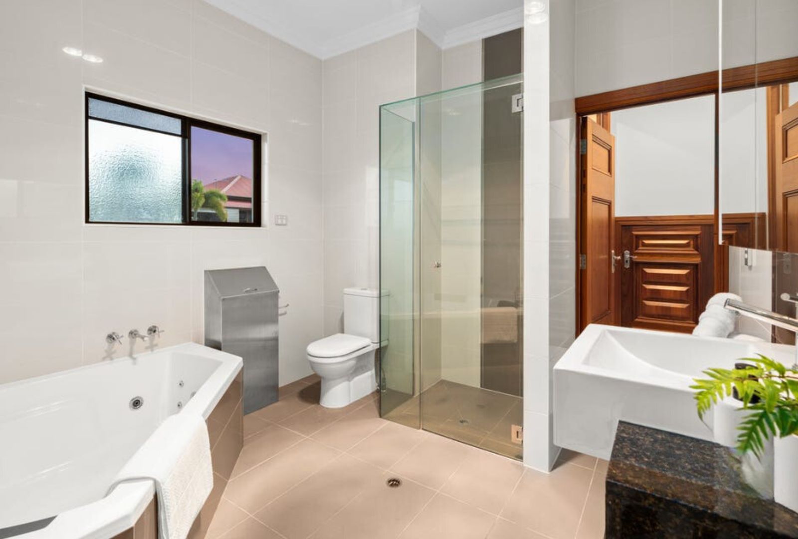 5-bedroom house at 29 Strath Street, Highgate Hill, QLD 4101, Brisbane, Queensland