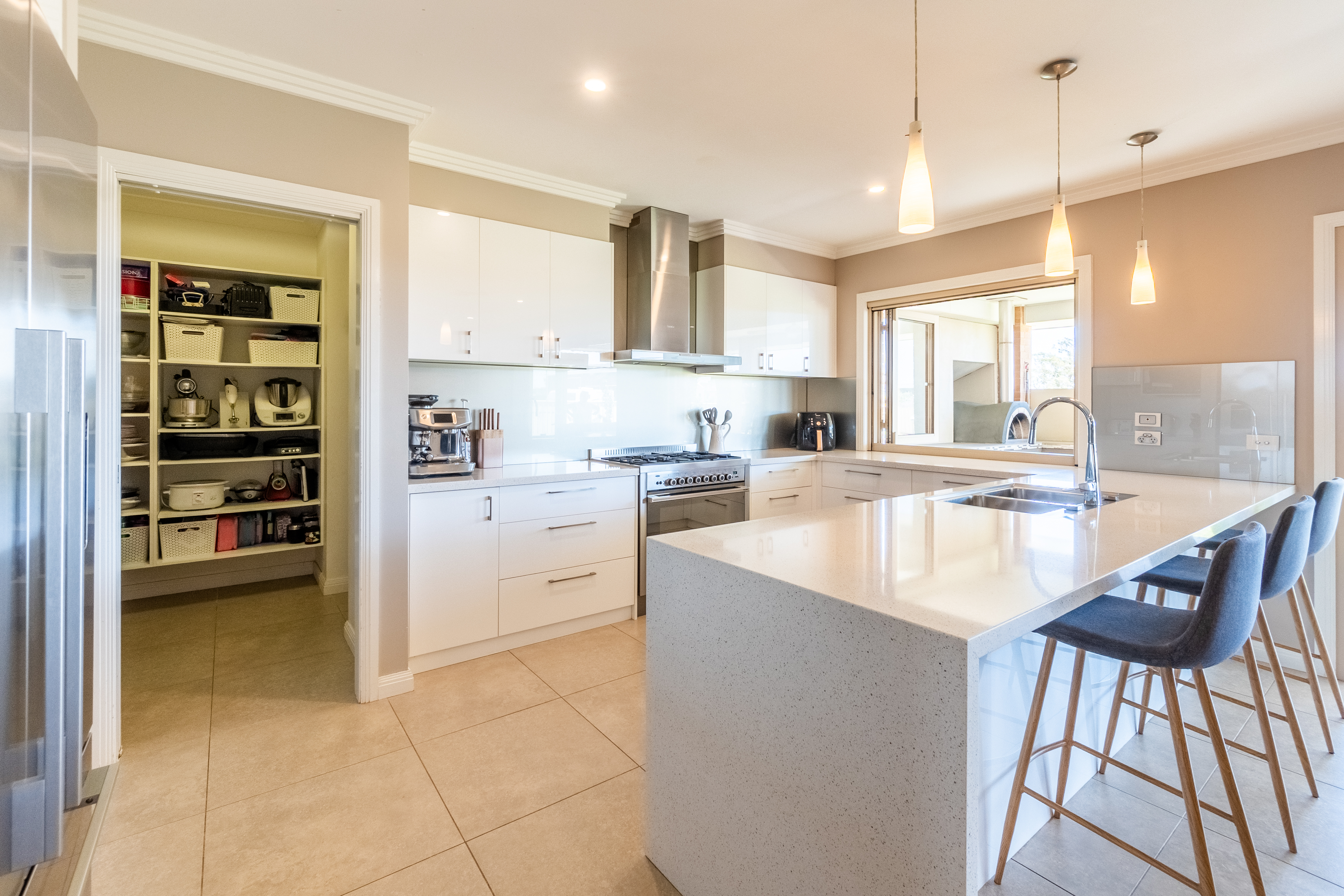 5-bedroom house at 9 Evatt Street, Temora, NSW 2666, Temora, New South Wales