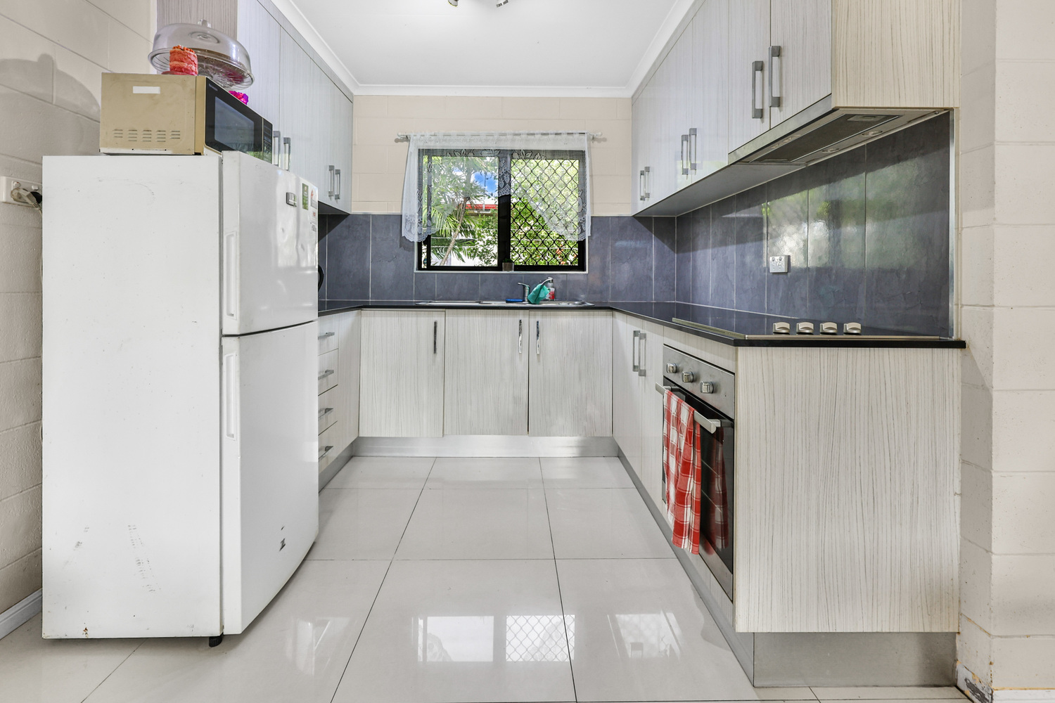 1 89 POWELL STREET, BOWEN QLD 4805 - Image 4