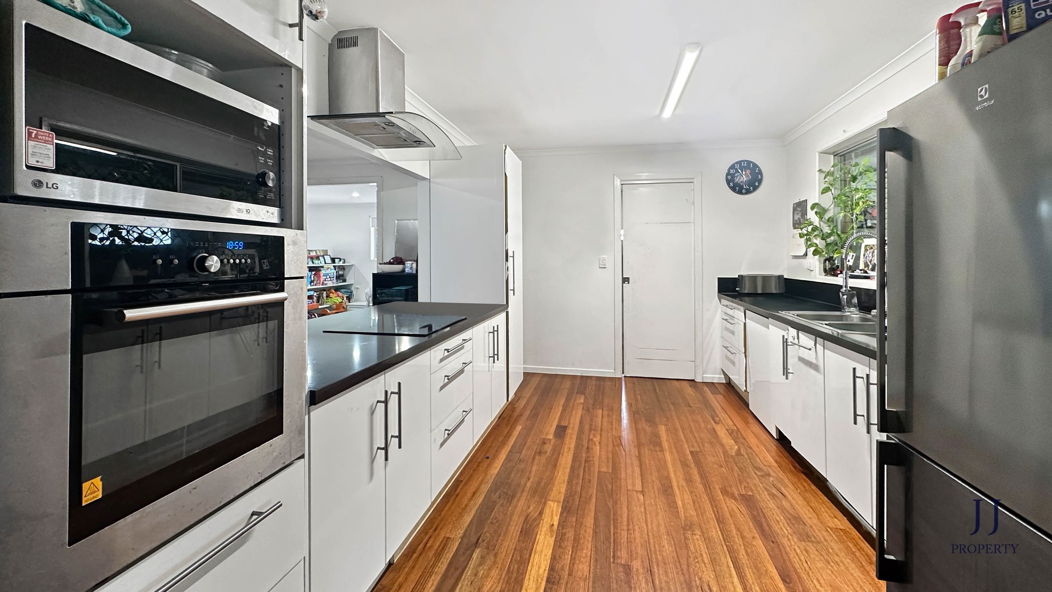 8 Eleanor Avenue, Underwood, Qld, 4119 - Image 5