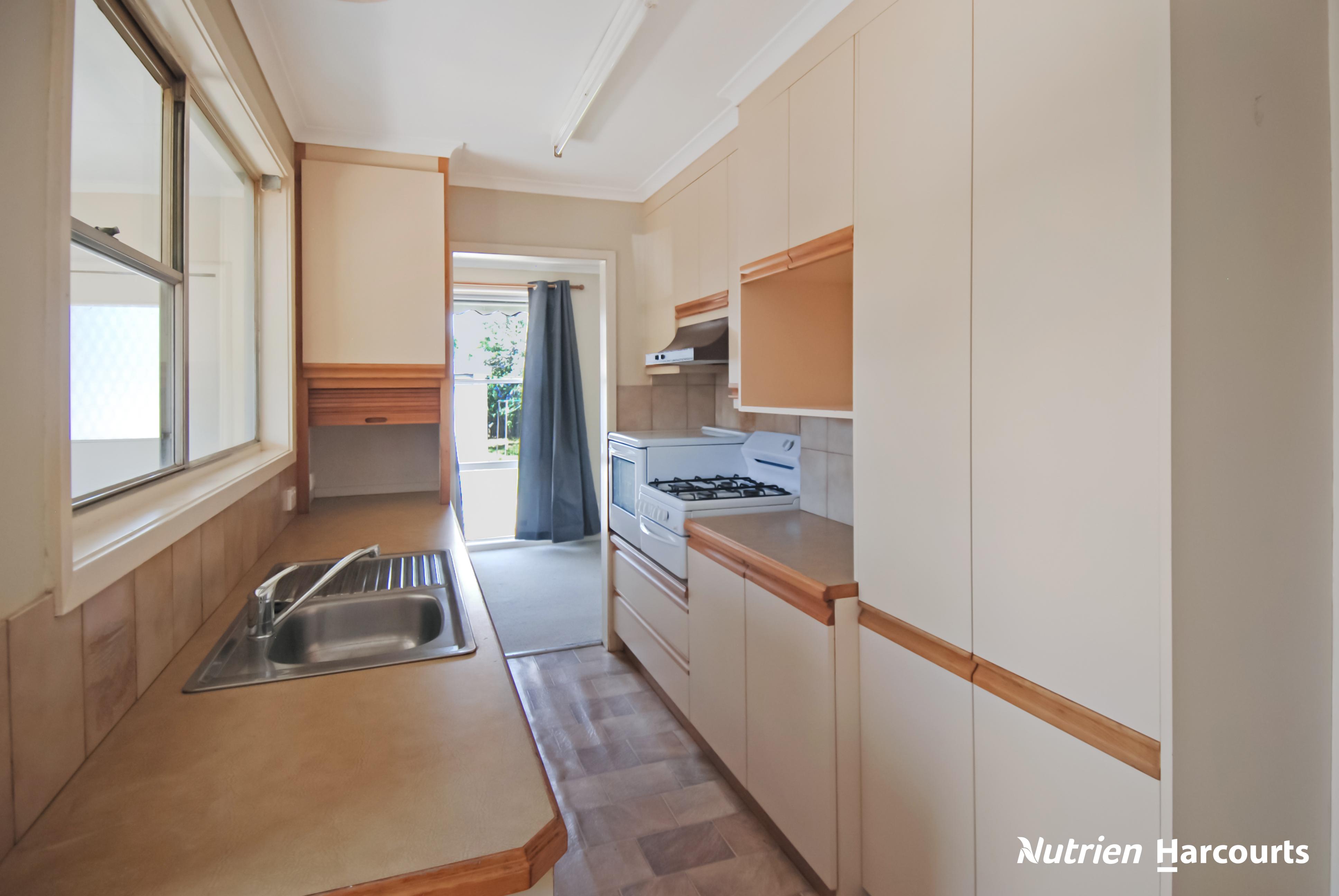 9 HYLAND CRESCENT, Yarram VIC 3971 - Image 10
