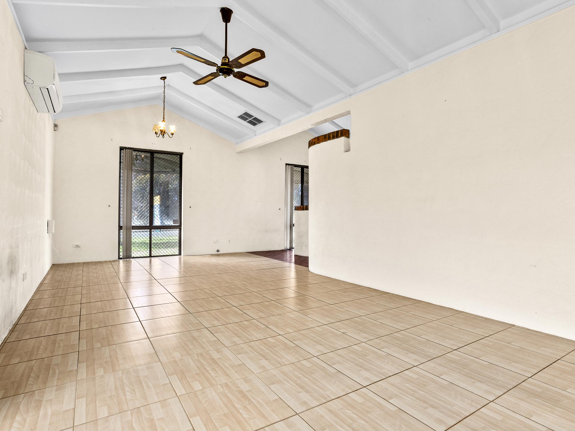 33 AINSLIE COURT, Kardinya WA 6163 - Image 10
