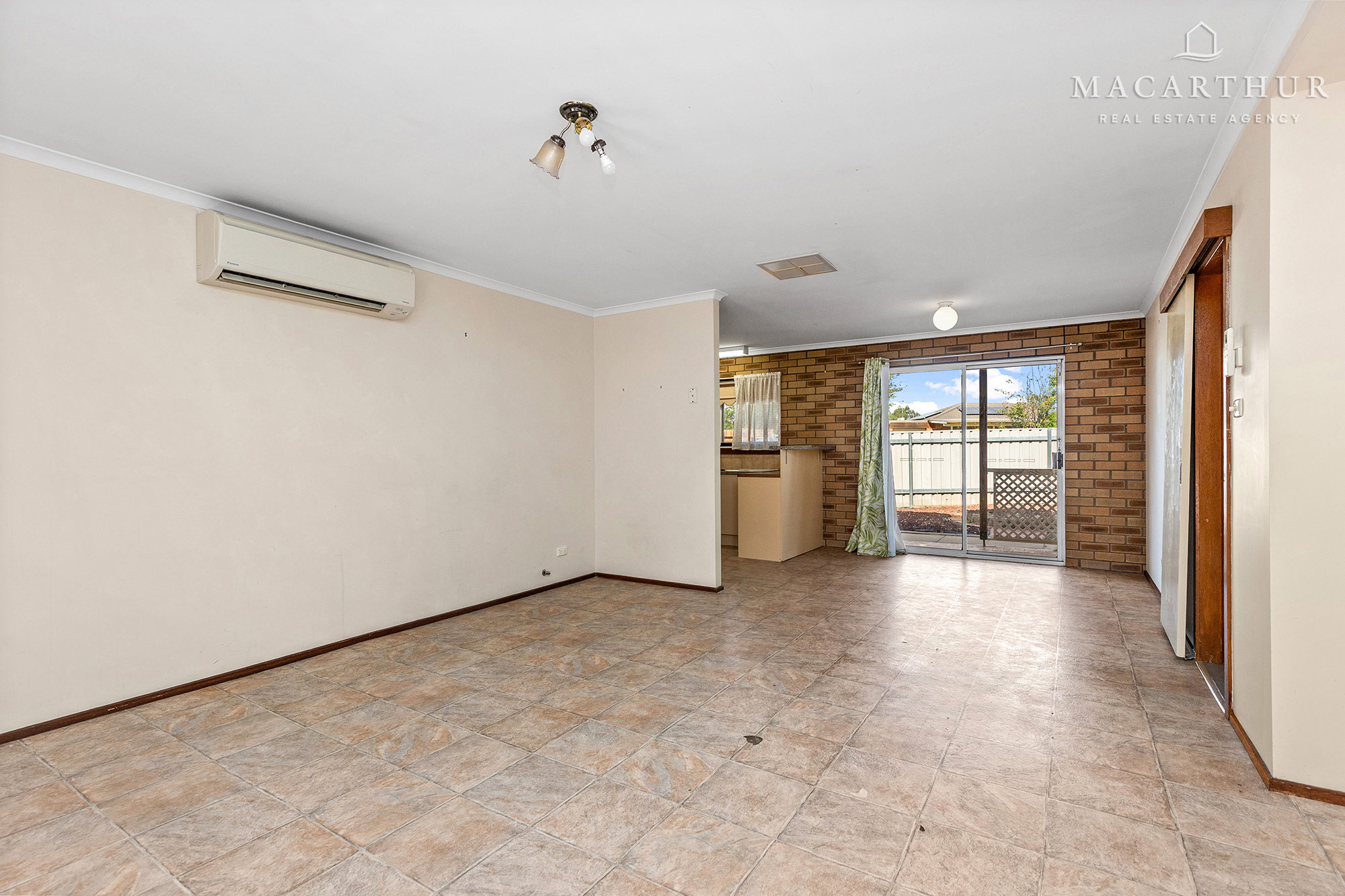 5 47 KAROOM DRIVE, GLENFIELD PARK NSW 2650 - Image 5
