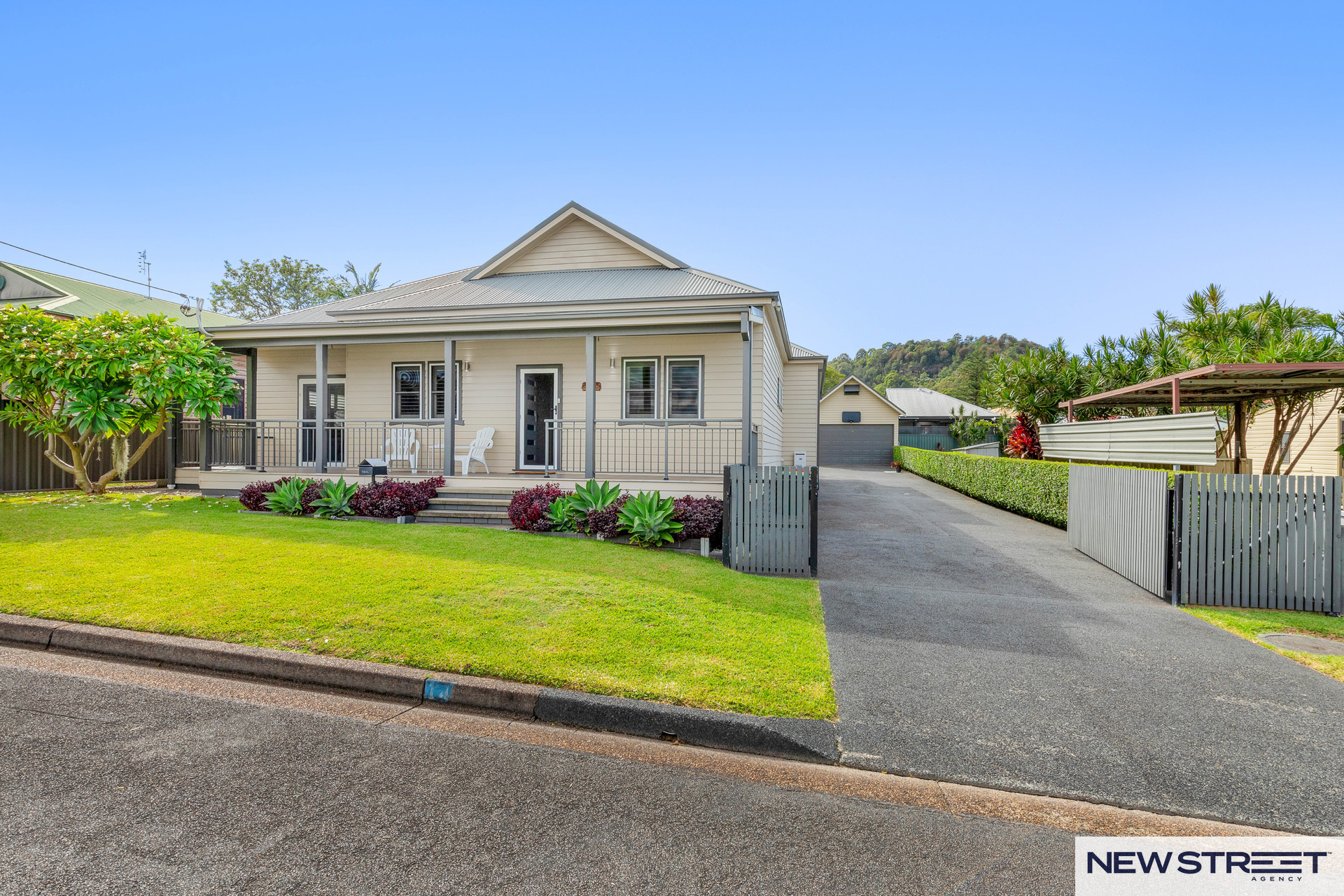 14 Albert Street, Speers Point, NSW 2284 - Image 2