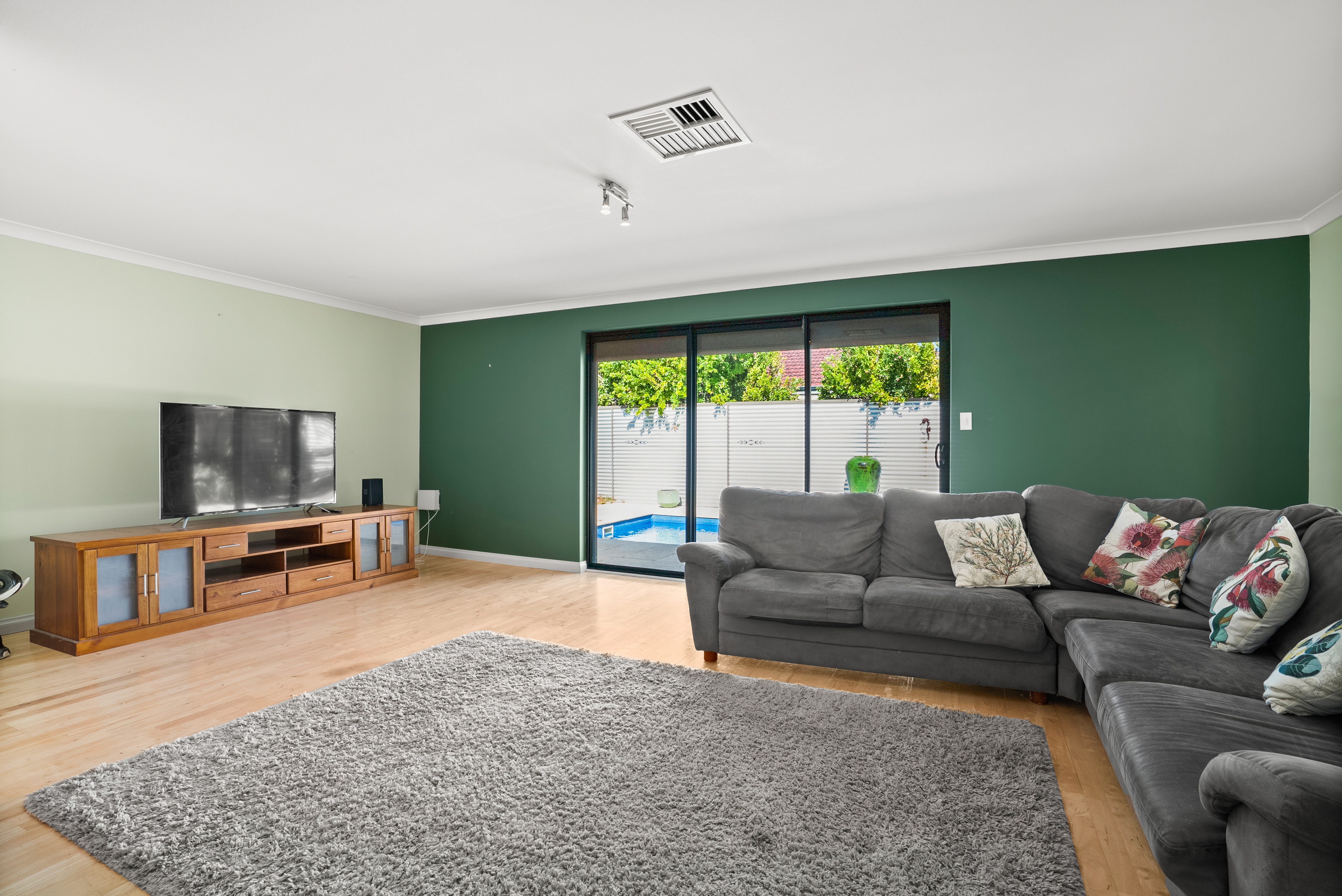 25 SEAWIND DRIVE, Rockingham WA 6168 - Image 2