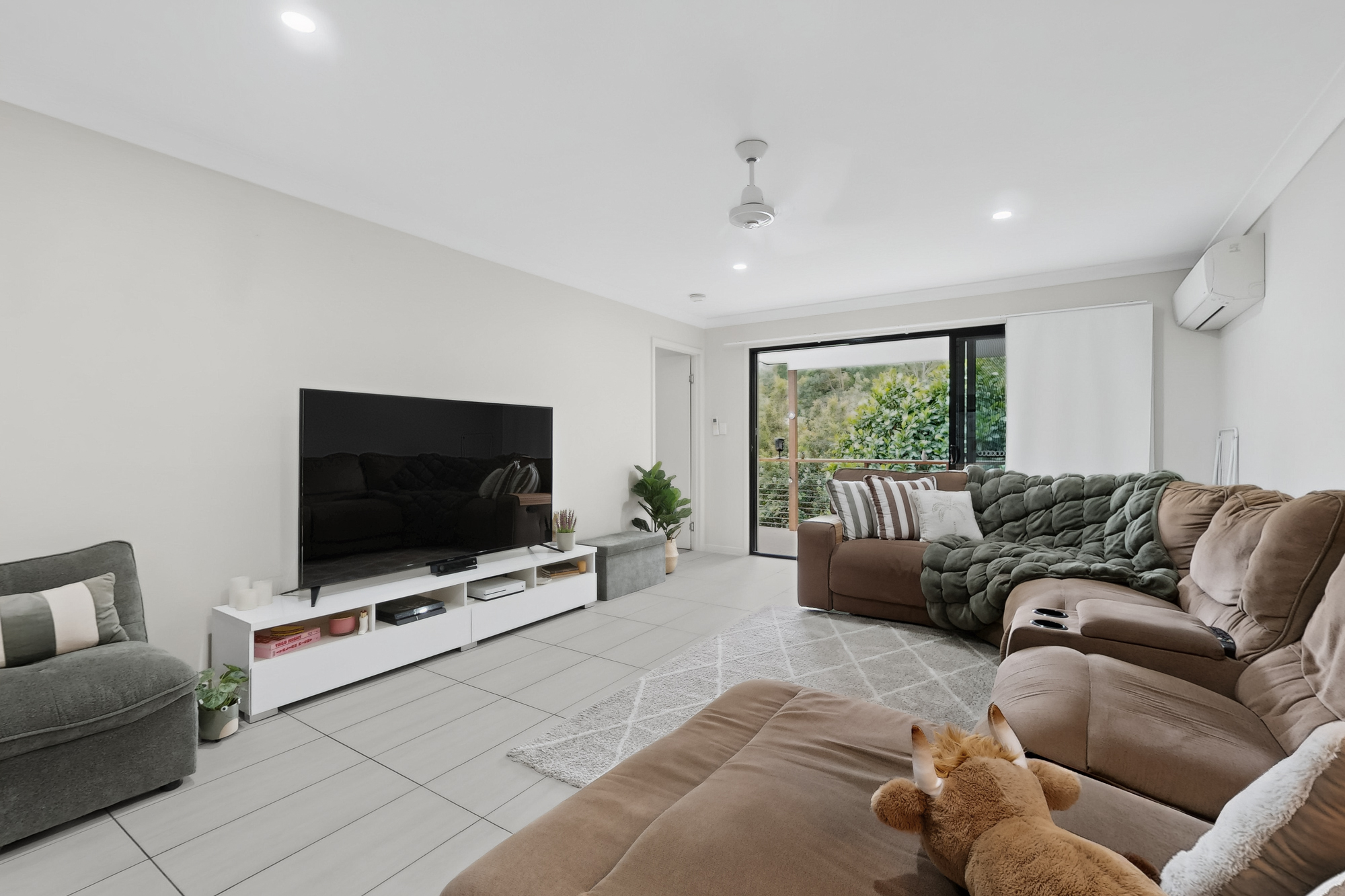 3-bedroom unit at 2/4 Wells Street, Palmwoods, QLD 4555, Sunshine Coast, Queensland