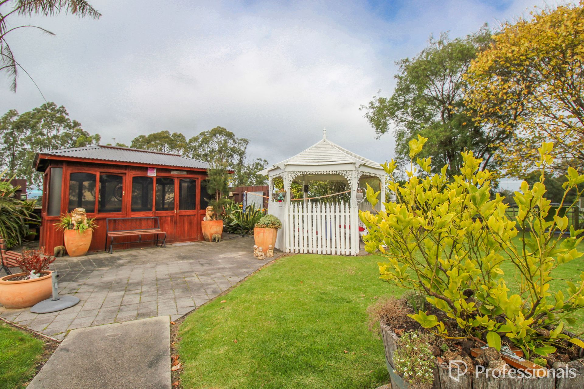 4-bedroom house at HILDALE OAKS 28 NAPIER ROAD, WON WRON VIC 3971, Wellington, Victoria