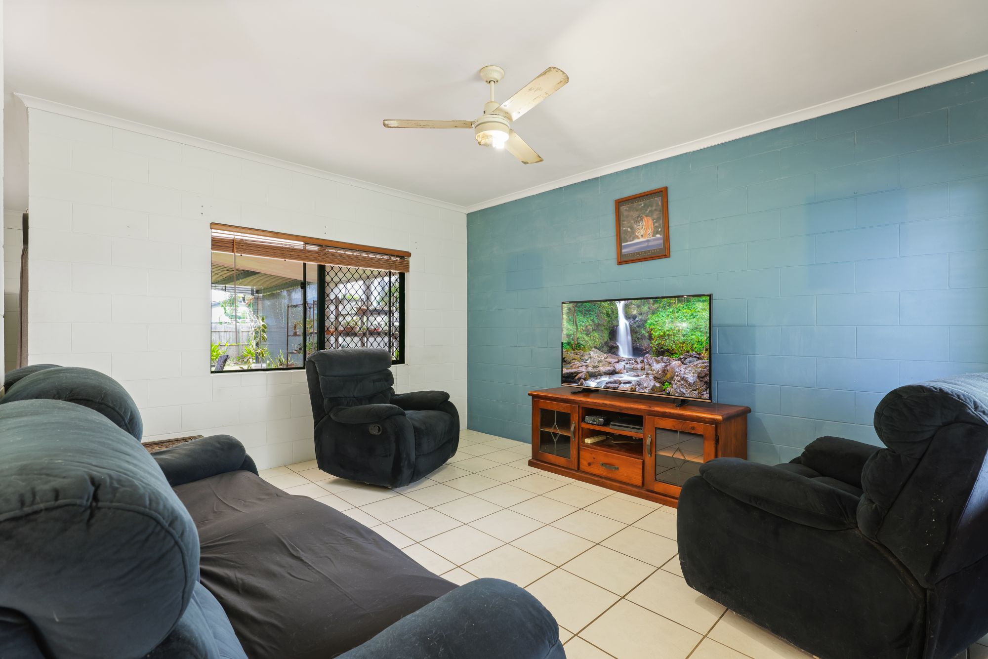 6 Yates Court, White Rock, Qld, 4306 - Image 2