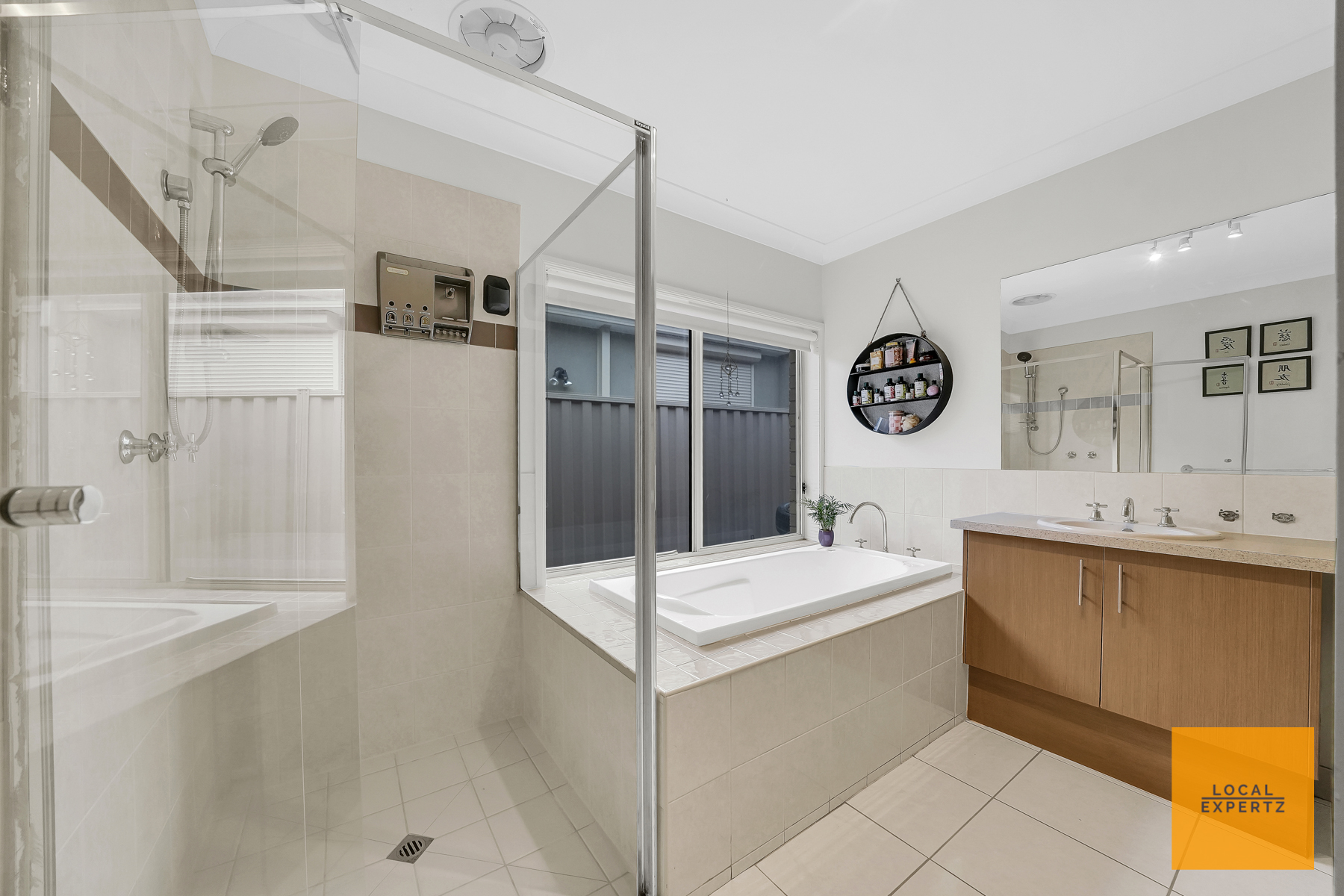 24 CARLYON CLOSE, Melton West VIC 3337 - Image 9