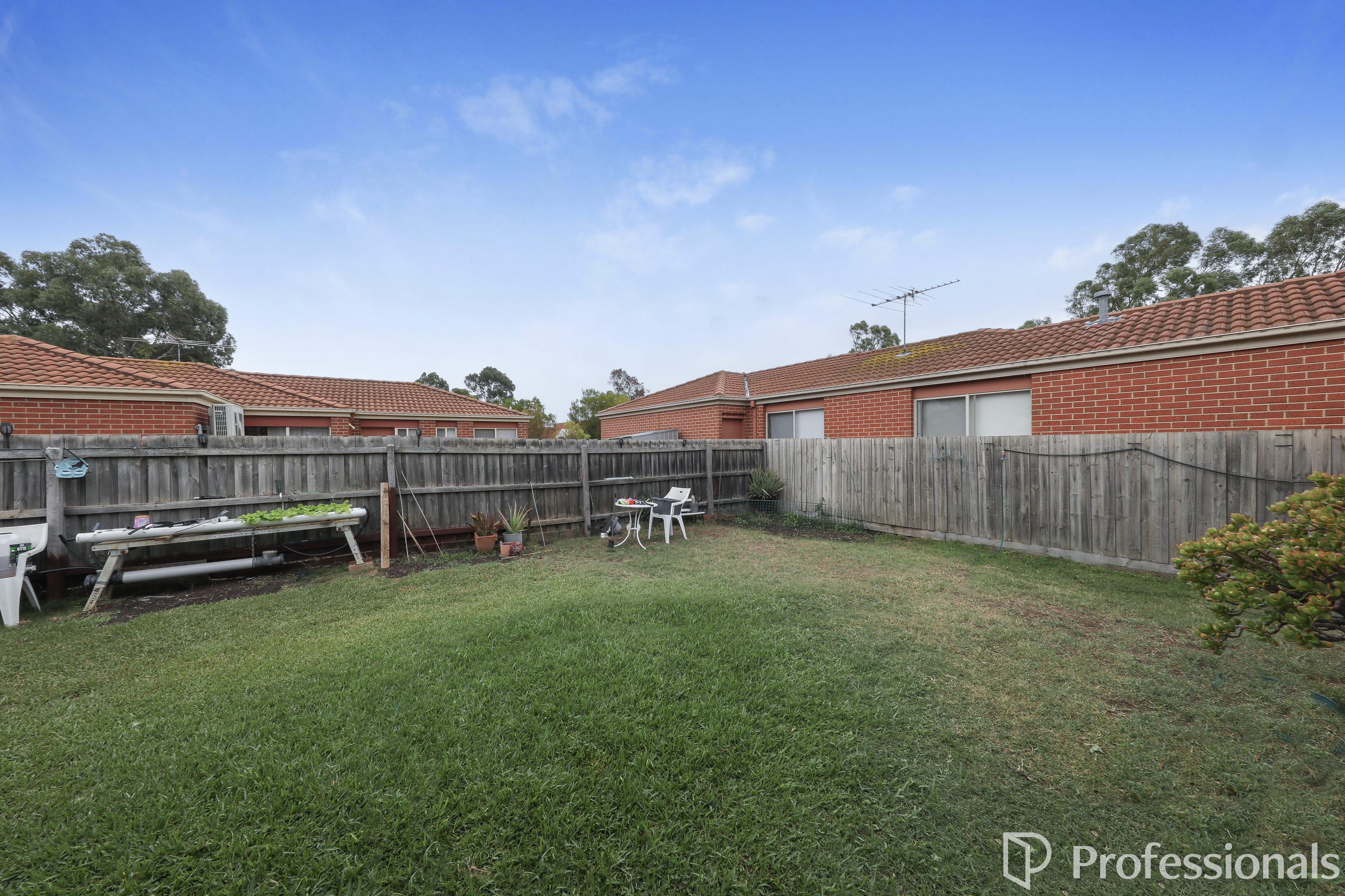 20 PHILLIP STREET, Melton South VIC 3338 - Image 8