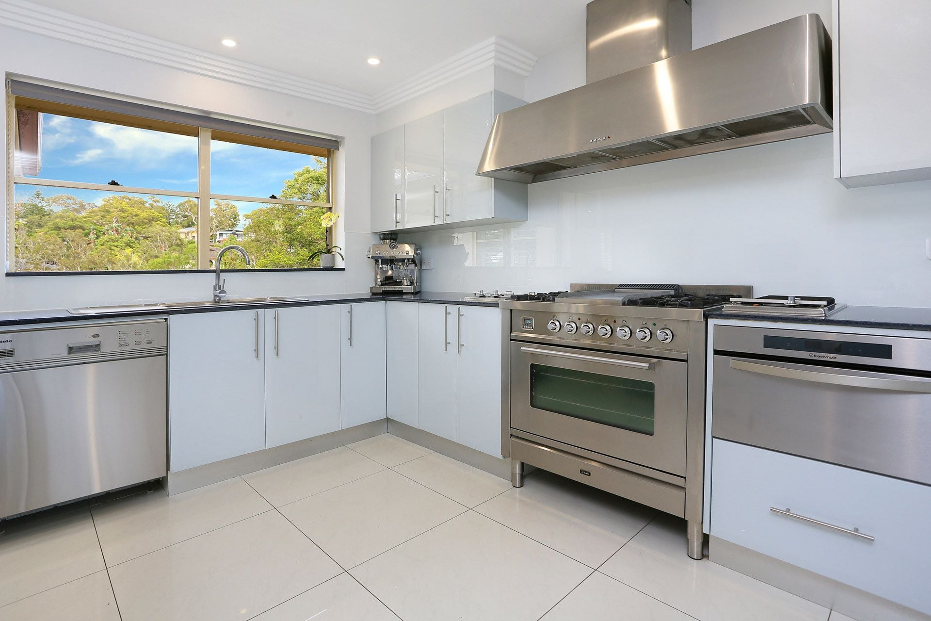 100 Matson Crescent, Miranda, NSW 2228 - Image 6